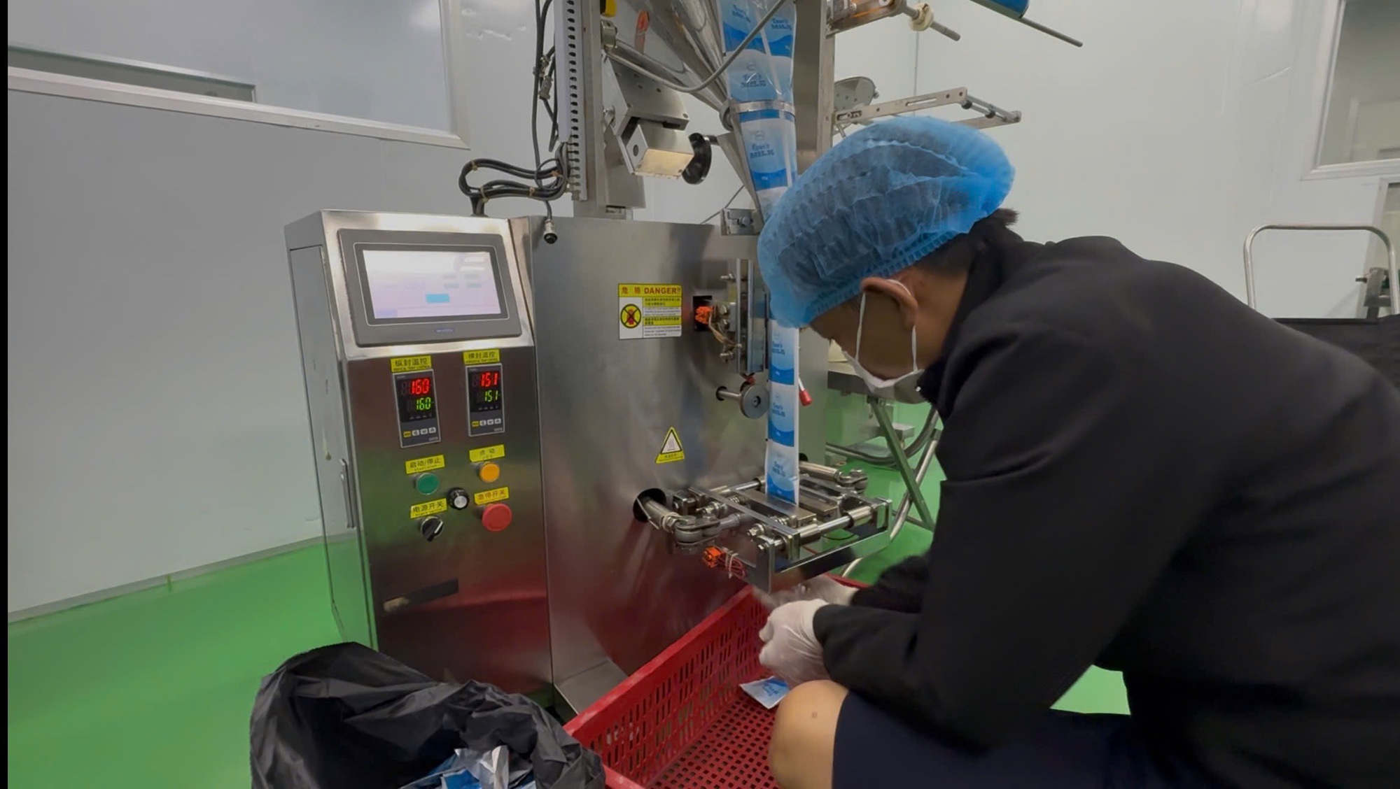 Công an TPHCM bắt vợ chồng bà chủ Công ty Nông sản Mai Xuân Thành - Ảnh 3.