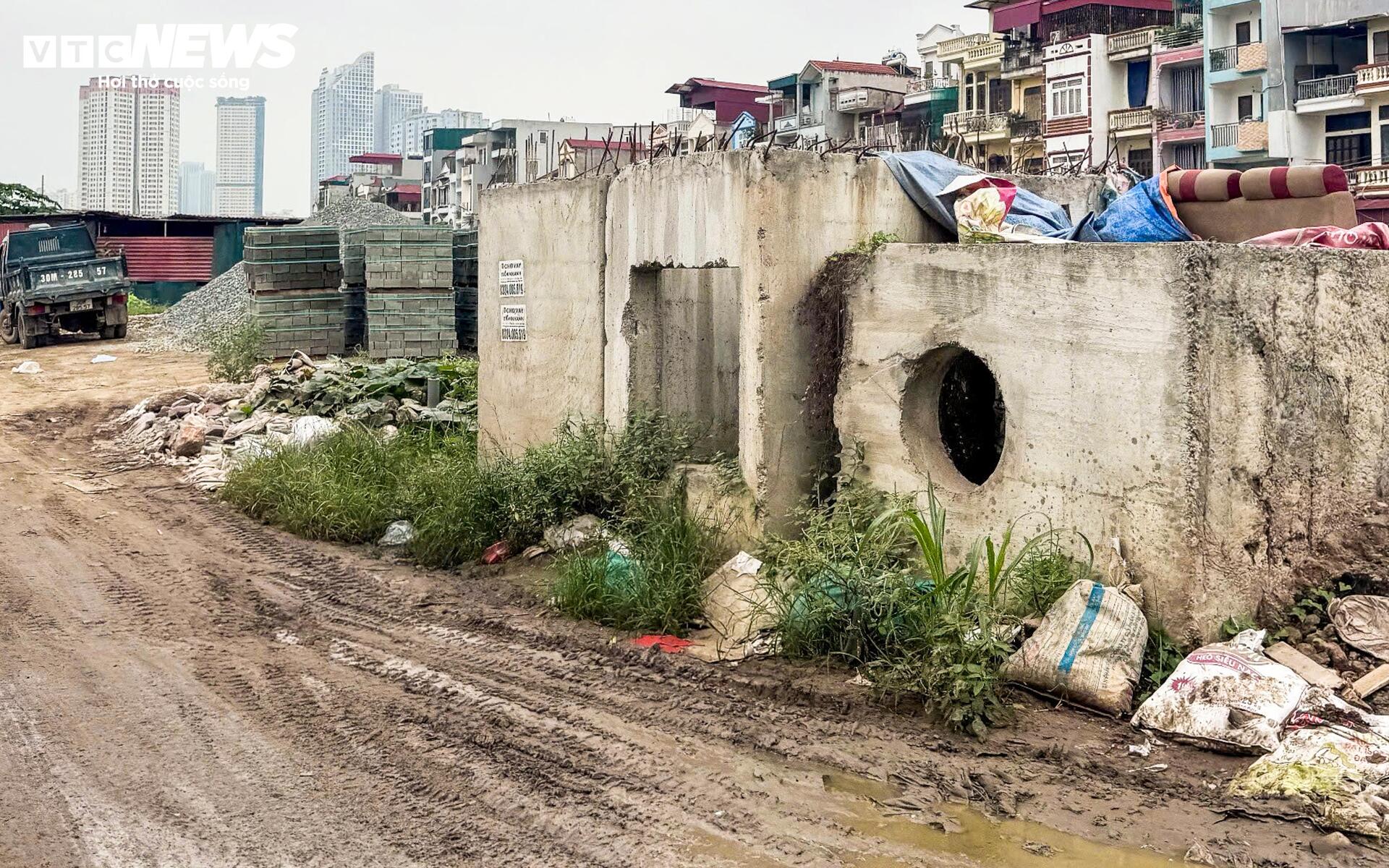 Hà Nội: Dự án thoát nước gần 7.500 tỷ vẫn ngổn ngang sau hơn một thập kỷ thi công- Ảnh 7.