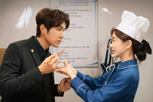 "Tổng tài" gây sốt màn ảnh ở tuổi 51- Ảnh 2.