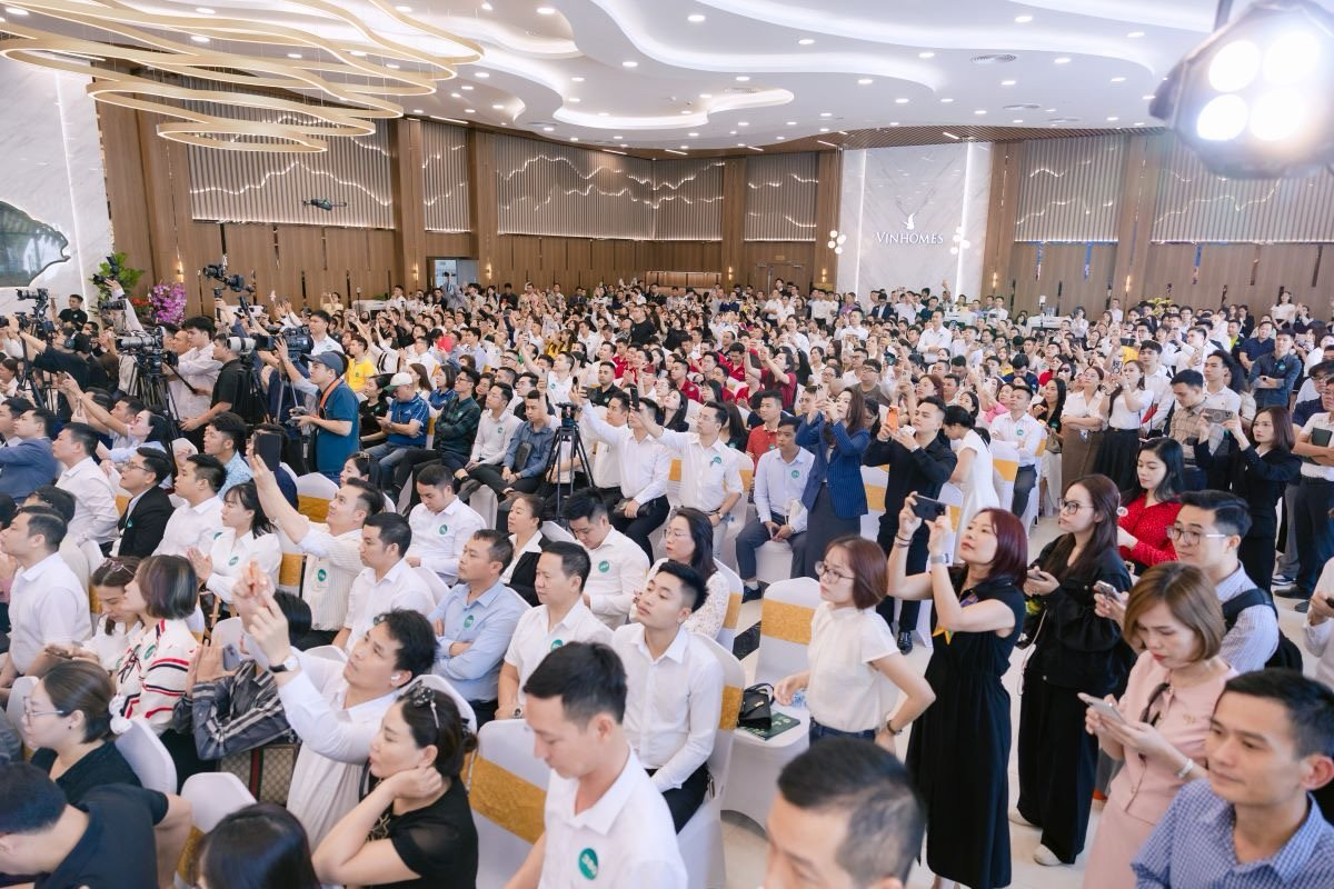 Vinhomes Global Gate Hạ Long lập kỷ lục vô tiền khoáng hậu: Nhận hơn 5.000 booking chỉ sau 24h ra mắt- Ảnh 2.