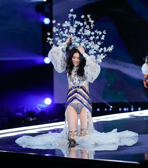 “Thiên thần sa ngã” lấy con trai ông trùm sòng bạc: 1 bước thành dâu hào môn, nhìn không gian sống hiện tại mới thấy đời sang trang thật rồi- Ảnh 2.