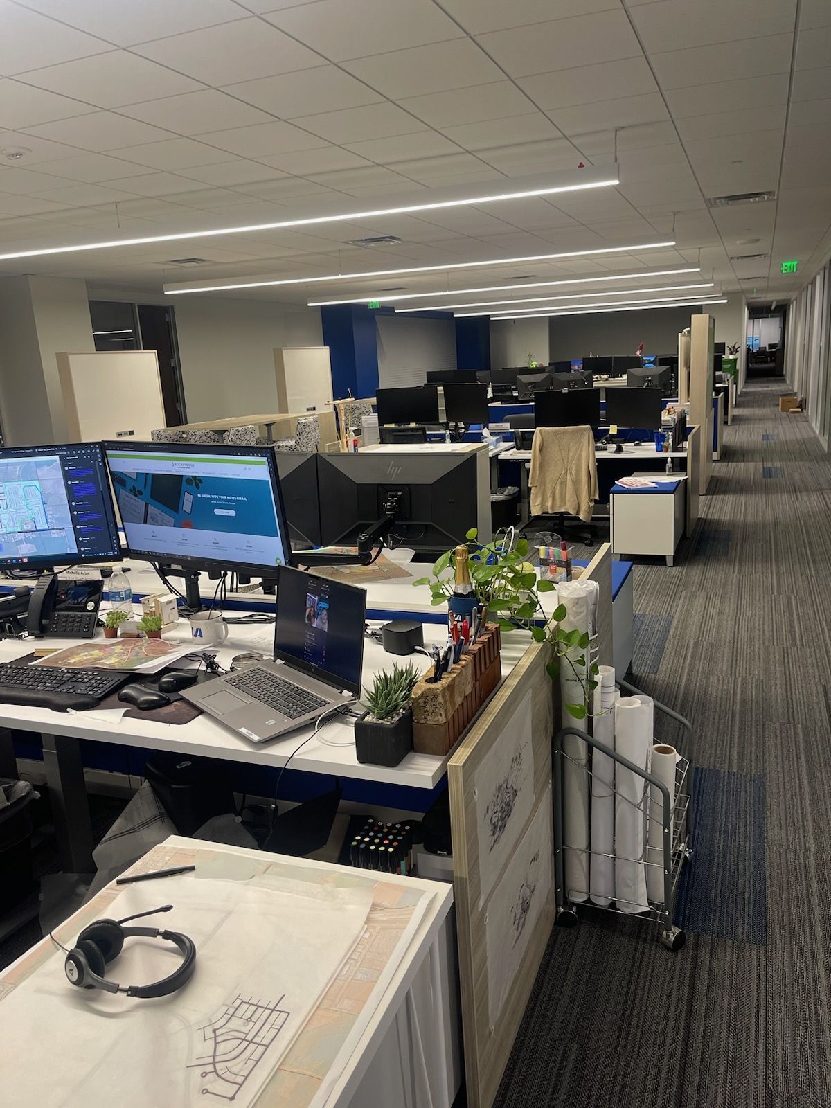 AI quá được việc, đồng nghiệp thì luôn sẵn sàng “tăng ca”: Người về sớm sẽ là người thất nghiệp?- Ảnh 2.