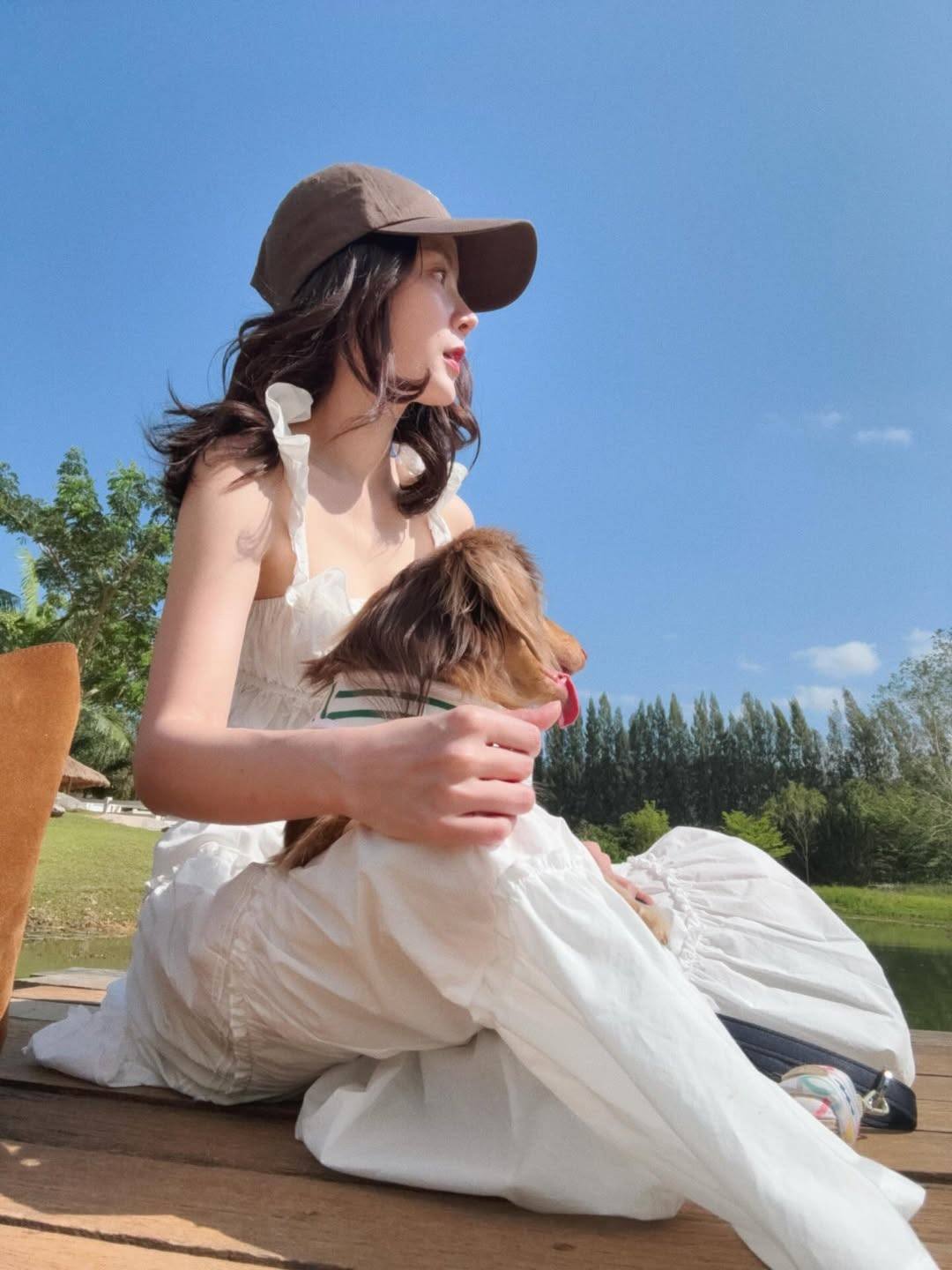 "Ngọc nữ showbiz" nhan sắc như tượng tạc: 34 tuổi vẫn mặc đẹp, sành điệu ngang gái trẻ- Ảnh 6.