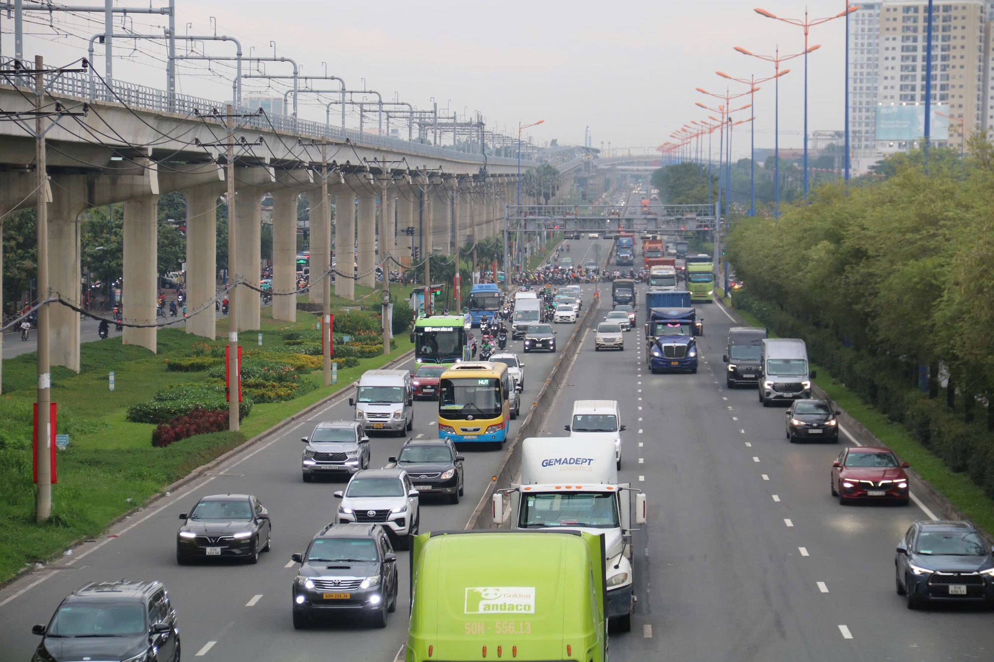 TP HCM chú trọng phát triển bền vững (*): Hạ tầng giao thông đồng bộ, hiện đại - Ảnh 2.