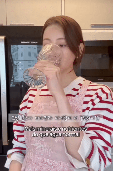 Thay vì uống nước lọc, phụ nữ Hàn 35 tuổi duy trì một loại nước này mỗi ngày để da đẻ mịn màng, vóc dáng thon gọn- Ảnh 4.