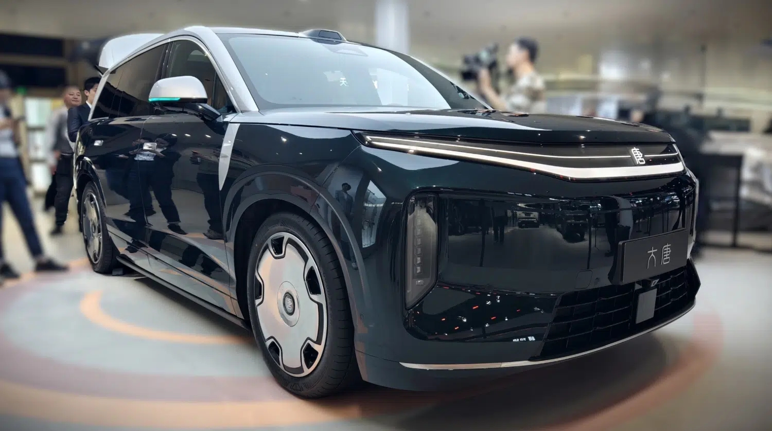 60.000 đơn đặt hàng sau 48 giờ, mẫu SUV 'khủng long' nào đang khiến thị trường phát sốt?  - Ảnh 1.