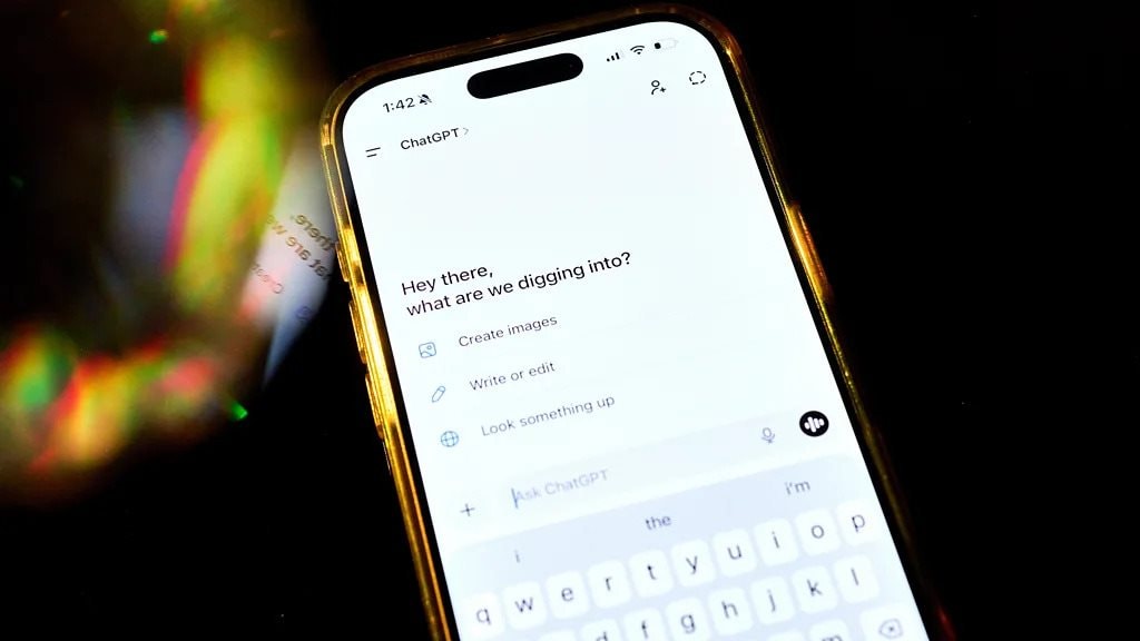 Nghiên cứu từ MIT: Dùng ChatGPT sai cách khiến não bộ "tê liệt" 55%, nguy cơ mất trí nhớ cận kề!- Ảnh 1.