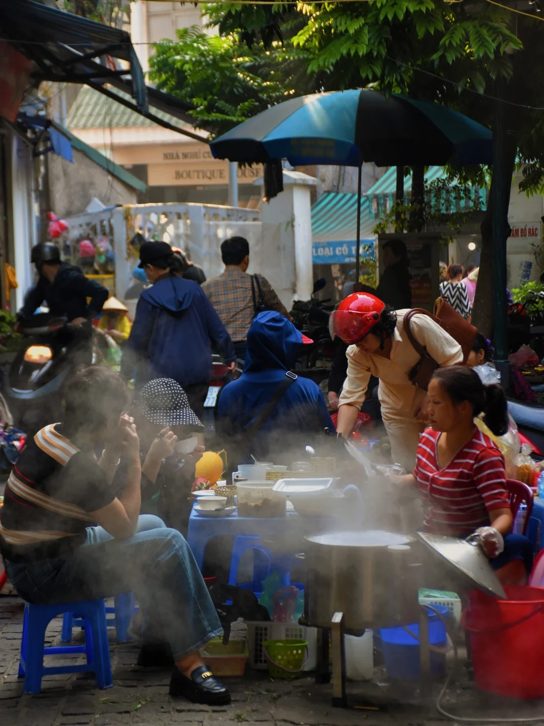 Khi tôi quyết định không đi đâu cả dịp 30/4: Tài khoản "còn nguyên", người không mệt và lần đầu thấy thành phố mình đang sống đẹp đến vậy- Ảnh 3.