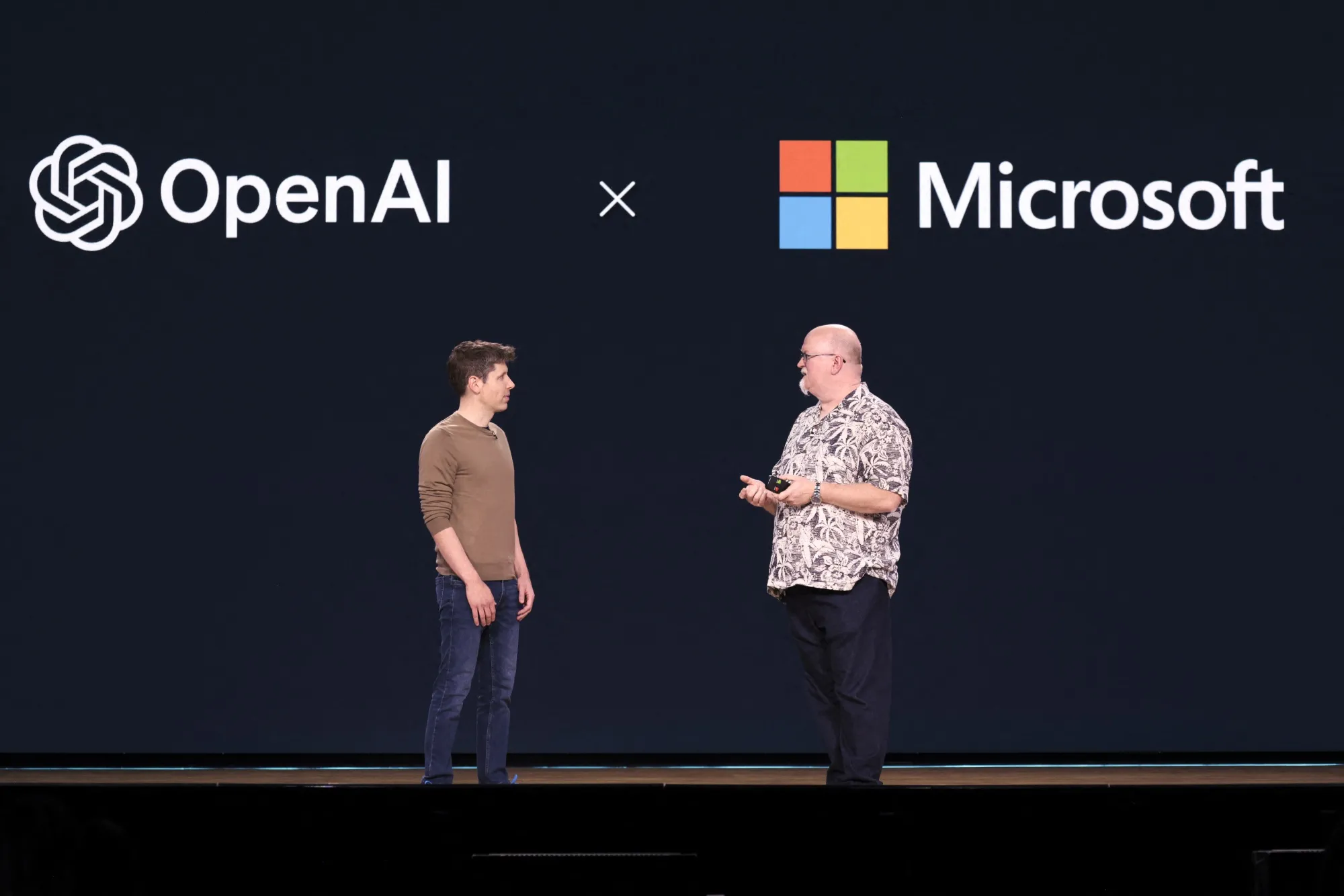 Rót 13 tỷ USD nuôi suốt 7 năm, Microsoft vừa phải chia tay OpenAI trong hòa bình, mất sạch độc quyền chiến lược- Ảnh 2.