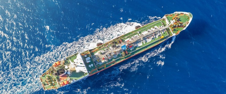 Hai siêu tàu dầu Nga bất ngờ 'bẻ lái' giữa Đại Tây Dương: Mức giá 'khủng' khiến những lô hàng diesel đổi hướng giữa chừng - Ảnh 1.