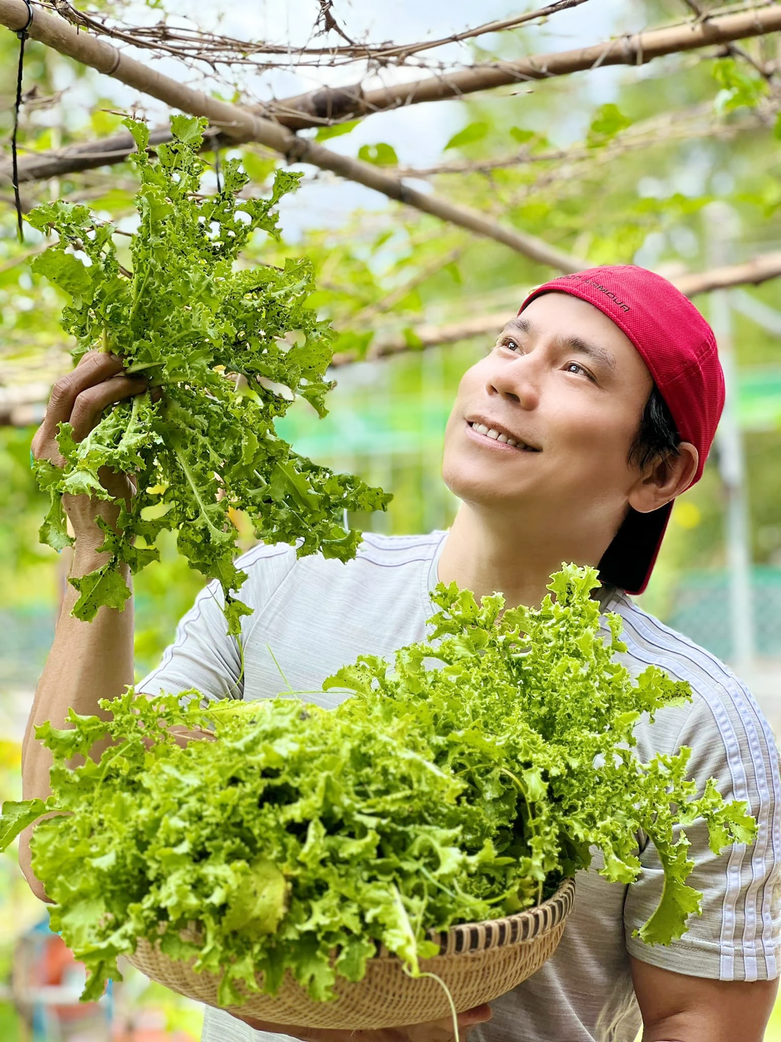 Cuộc sống giản dị, kín tiếng trong nhà vườn 800m2 của "nam thần màn ảnh" hậu đổ vỡ - Ảnh 5.