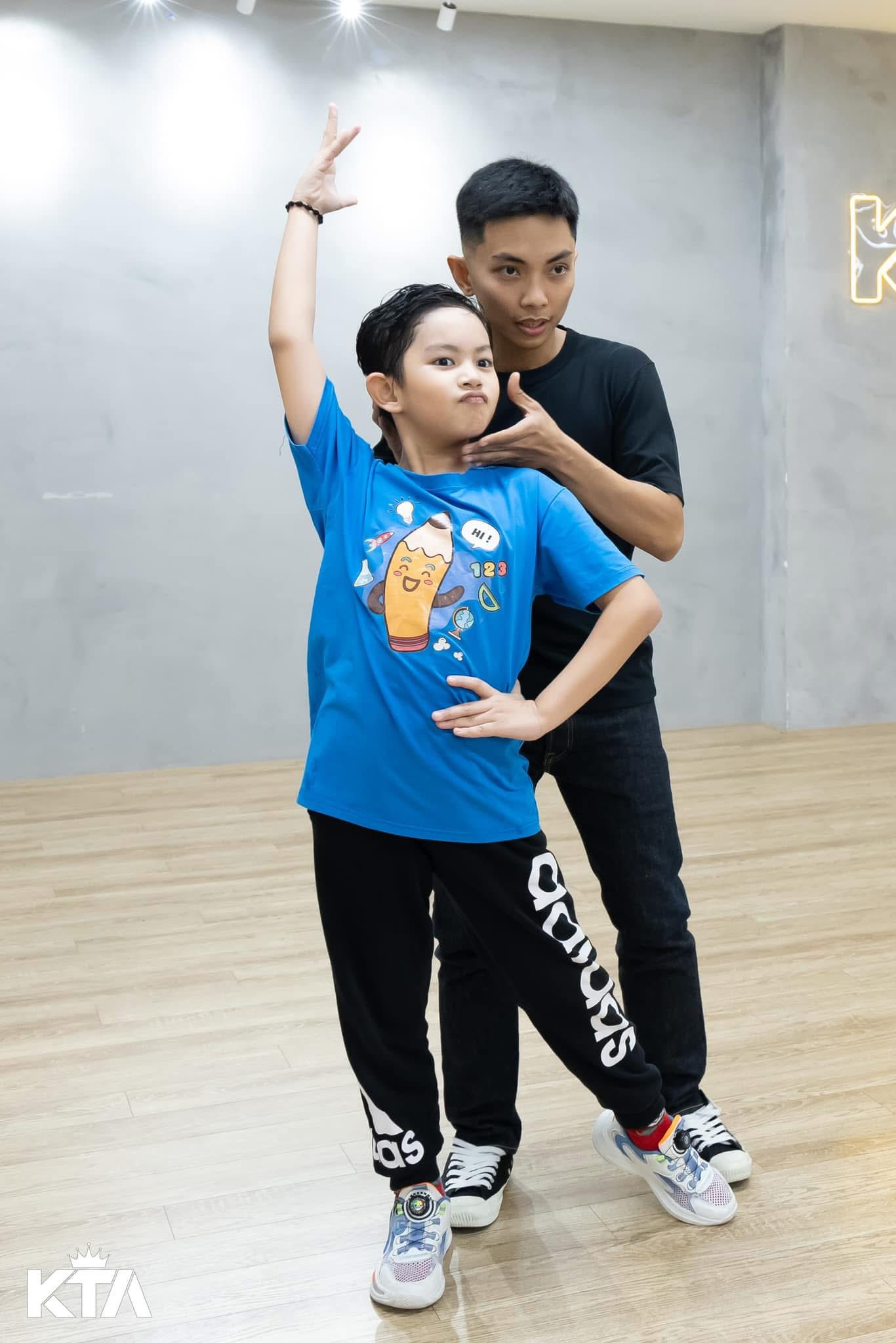 Kubi nhà Khánh Thi Phan Hiển nối nghiệp bố mẹ: 11 tuổi sở hữu bộ sưu tập 2 HCV thế giới, 2 HCV Đông Nam Á- Ảnh 2.