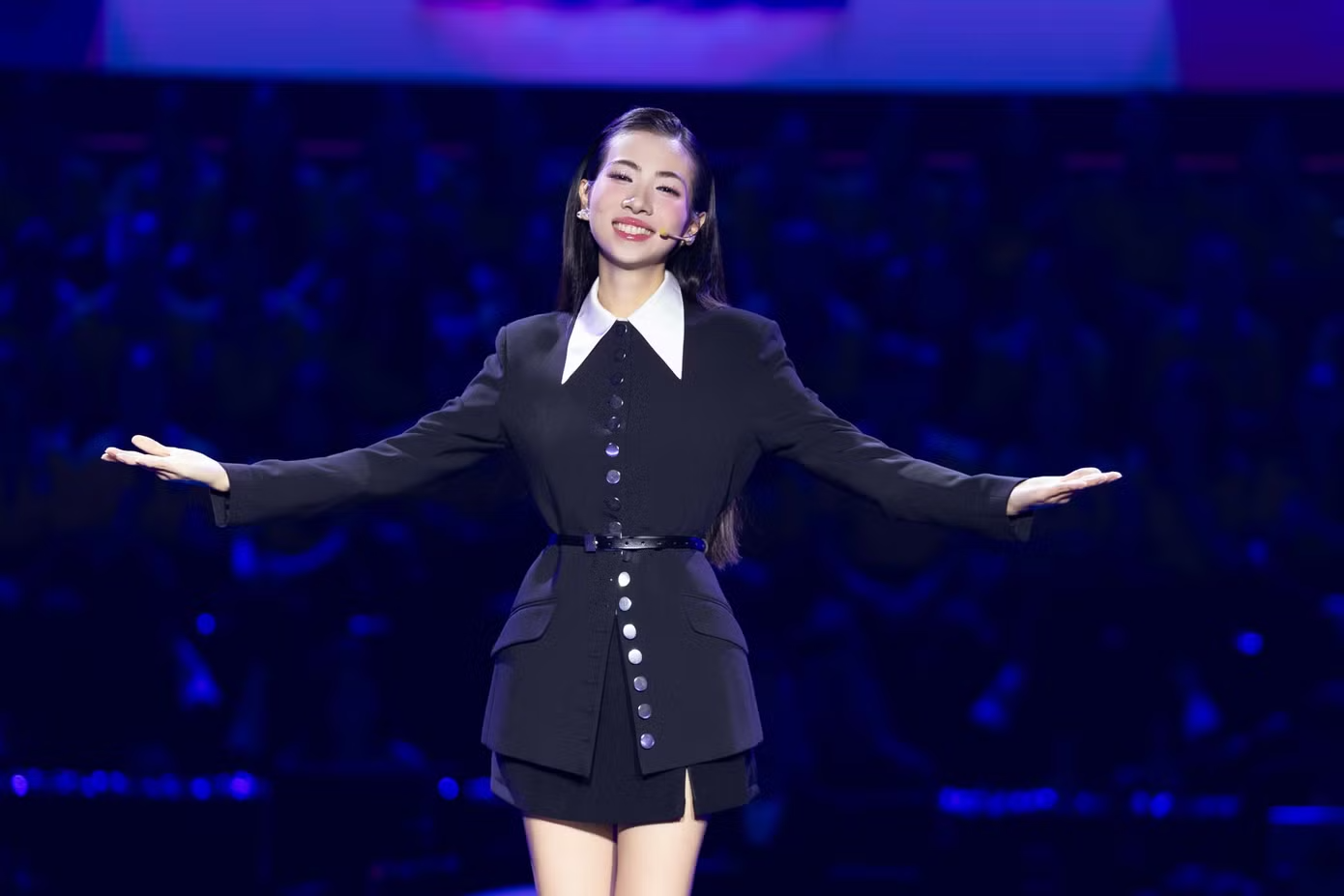 Danh tính cô gái "đổi giọng hát lấy tri thức" tại lễ tốt nghiệp đang viral: Là Á khôi cuộc thi danh tiếng! - Ảnh 4.