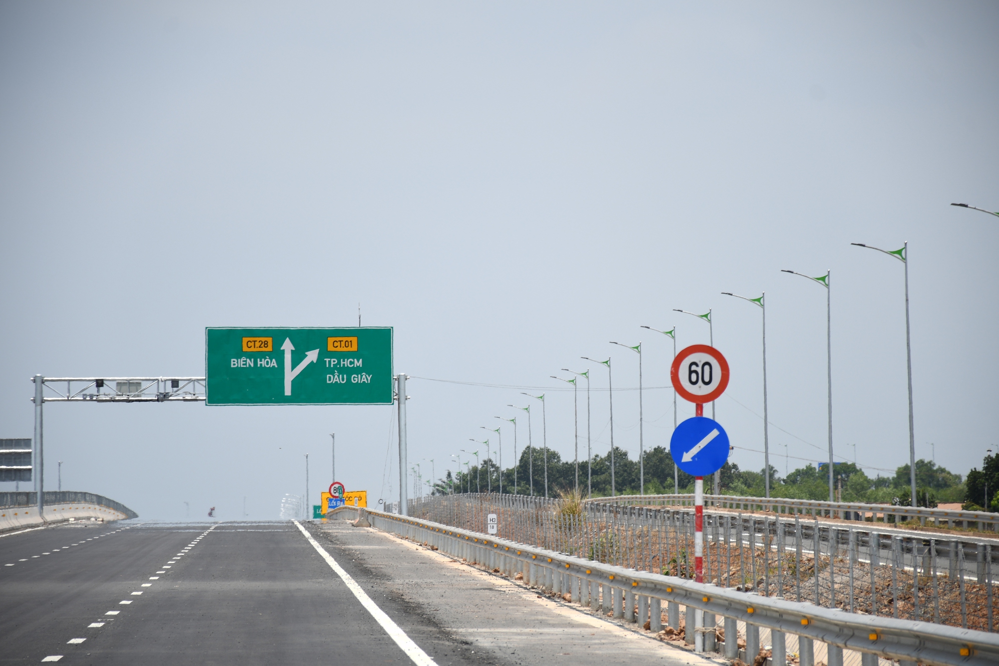 Cao tốc Biên Hòa - Vũng Tàu chốt thông xe dự án thành phần 2 và 3 đêm 29-4 - Ảnh 7.