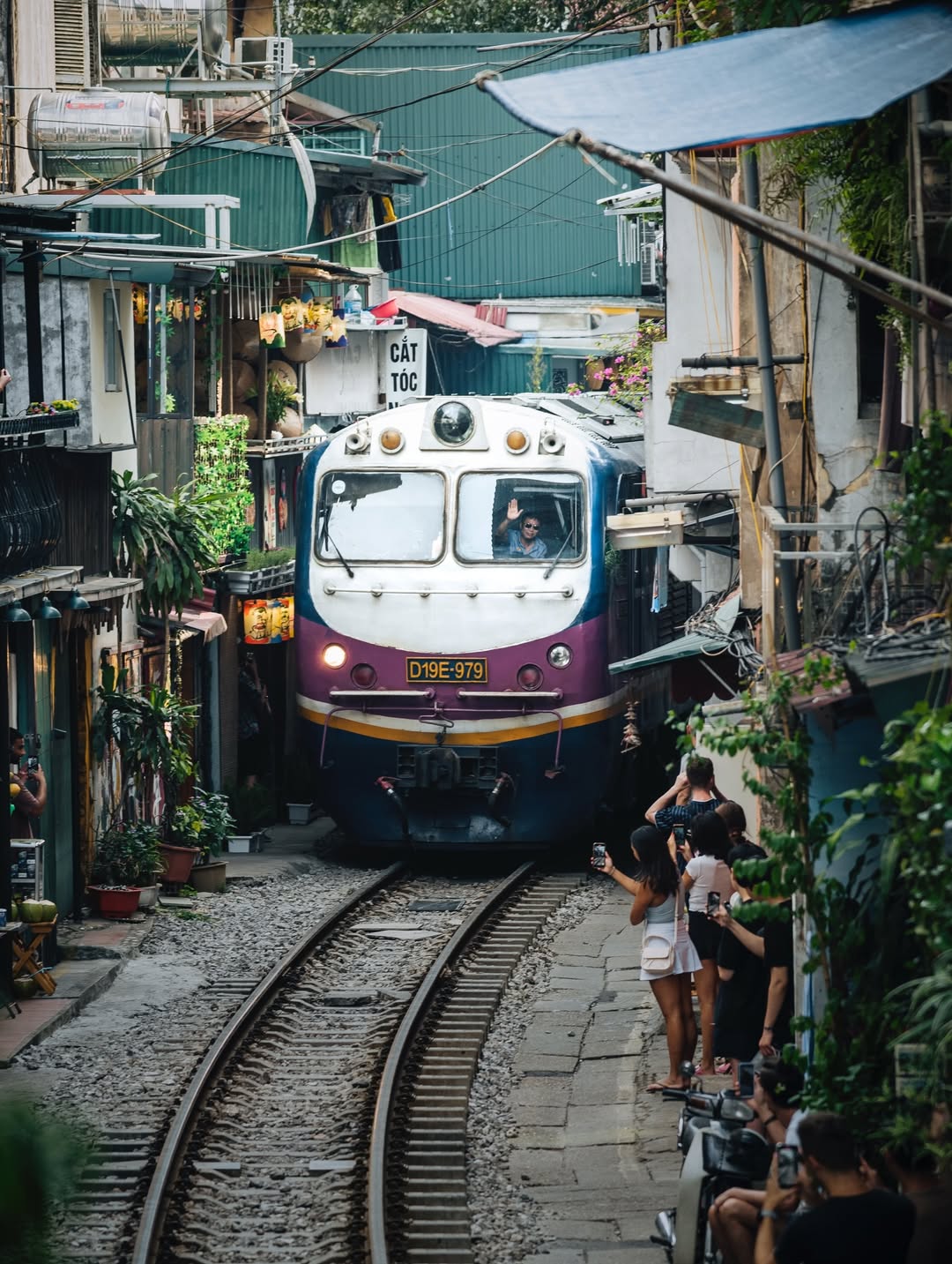Khi tôi quyết định không đi đâu cả dịp 30/4: Tài khoản "còn nguyên", người không mệt và lần đầu thấy thành phố mình đang sống đẹp đến vậy- Ảnh 7.