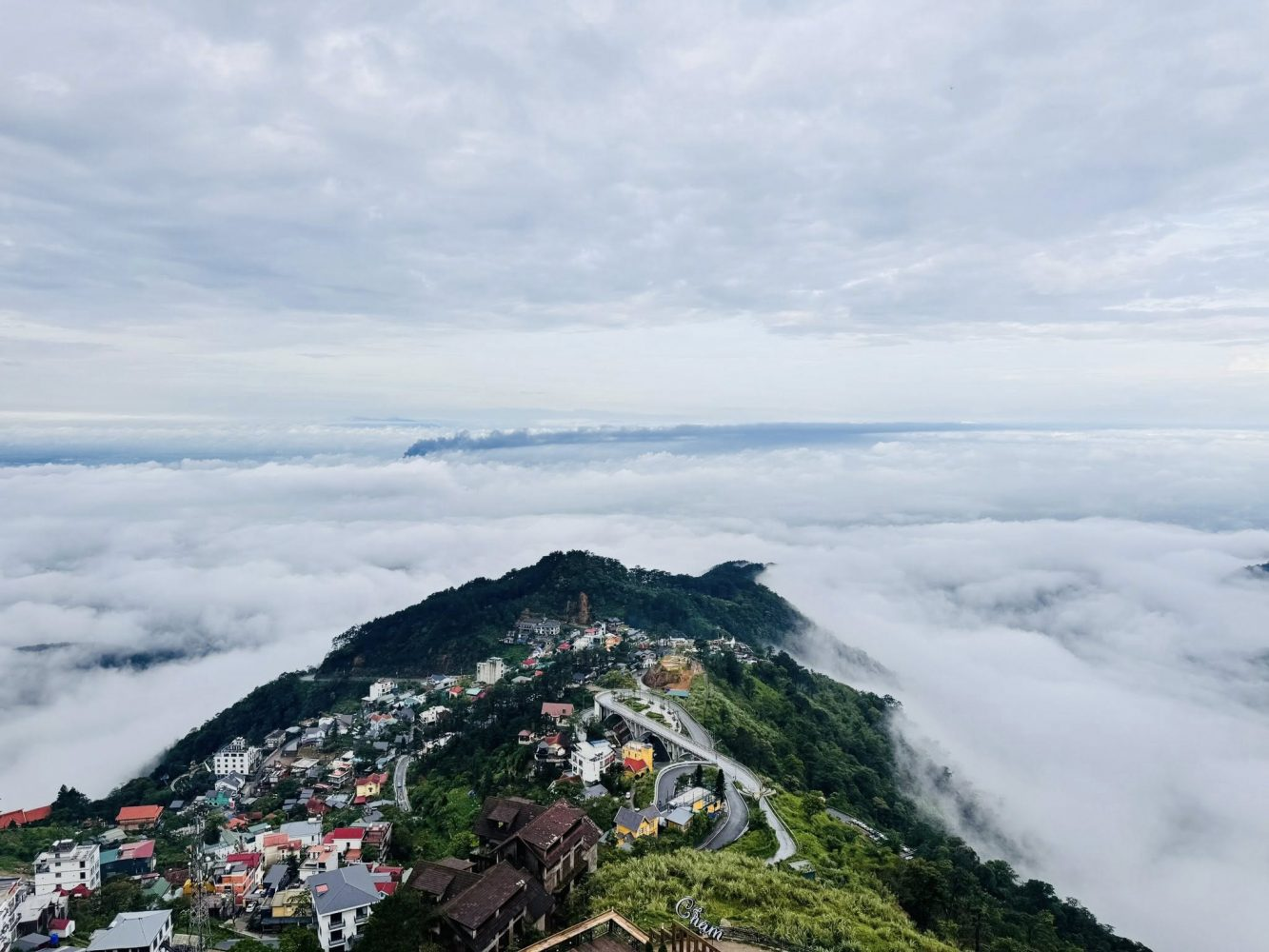 Không phải Sa Pa, đây là thị trấn ở Việt Nam mát mẻ quanh năm chỉ khoảng 20 độ: Được World Travel Awards 2 lần vinh danh - Ảnh 1.