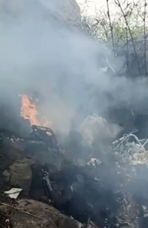 Máy bay rơi xuống núi rồi bốc cháy dữ dội tại Nam Sudan, toàn bộ người trên khoang thiệt mạng- Ảnh 3.