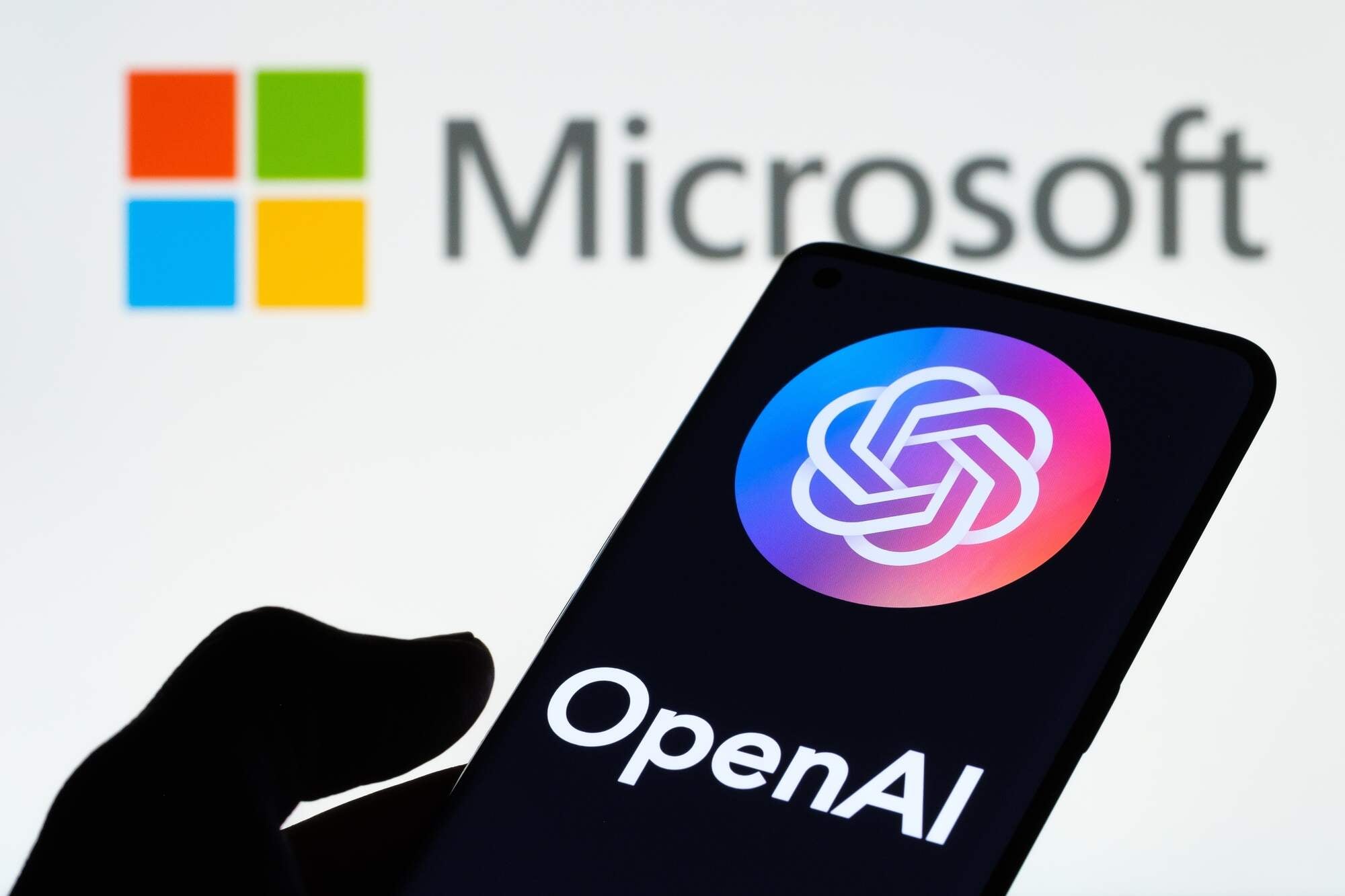 Rót 13 tỷ USD nuôi suốt 7 năm, Microsoft vừa phải chia tay OpenAI trong hòa bình, mất sạch độc quyền chiến lược- Ảnh 1.