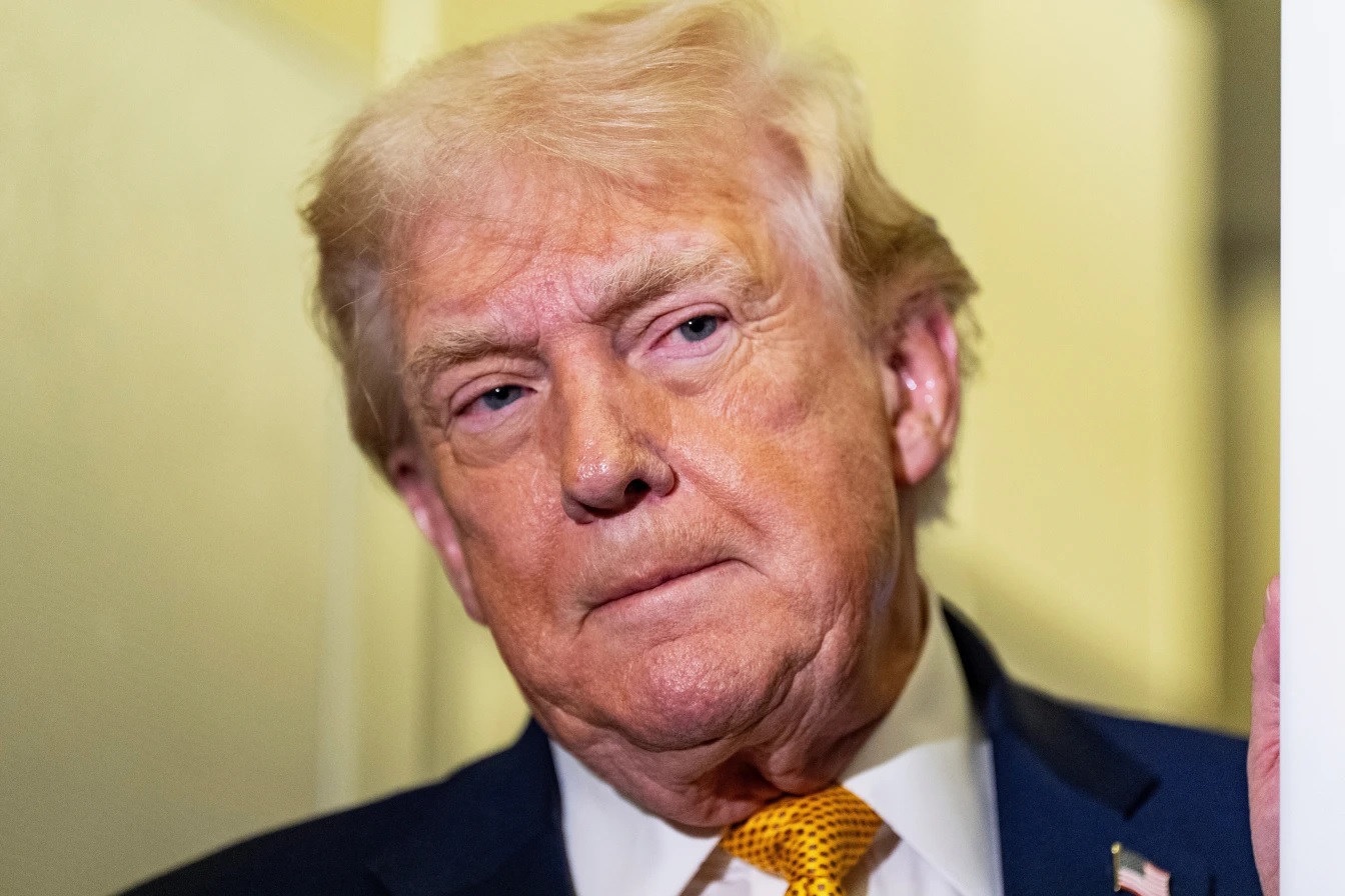 Tổng thống Donald Trump tiết lộ thông điệp bất ngờ từ Iran về eo biển Hormuz - Ảnh 1.