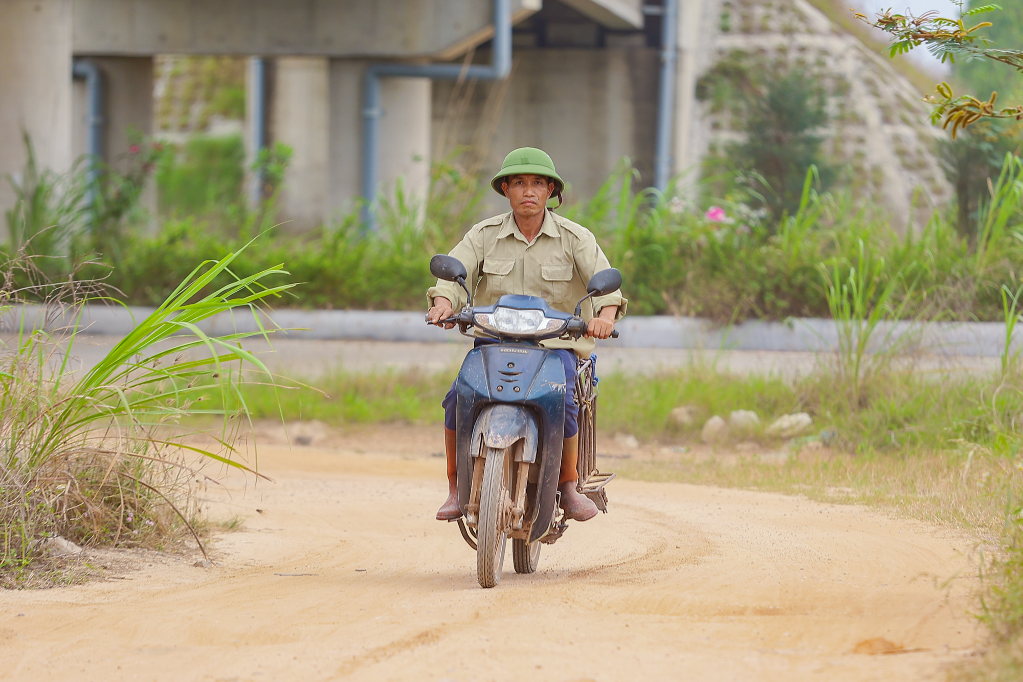 Cận cảnh nút giao rộng gấp 7 lần hồ Hoàn Kiếm, có đường nhánh dài gấp 6 lần nhịp chính cầu Nhật Tân kết nối trực tiếp tới  siêu đô thị 18 tỷ USD tại Quảng Ninh- Ảnh 7.