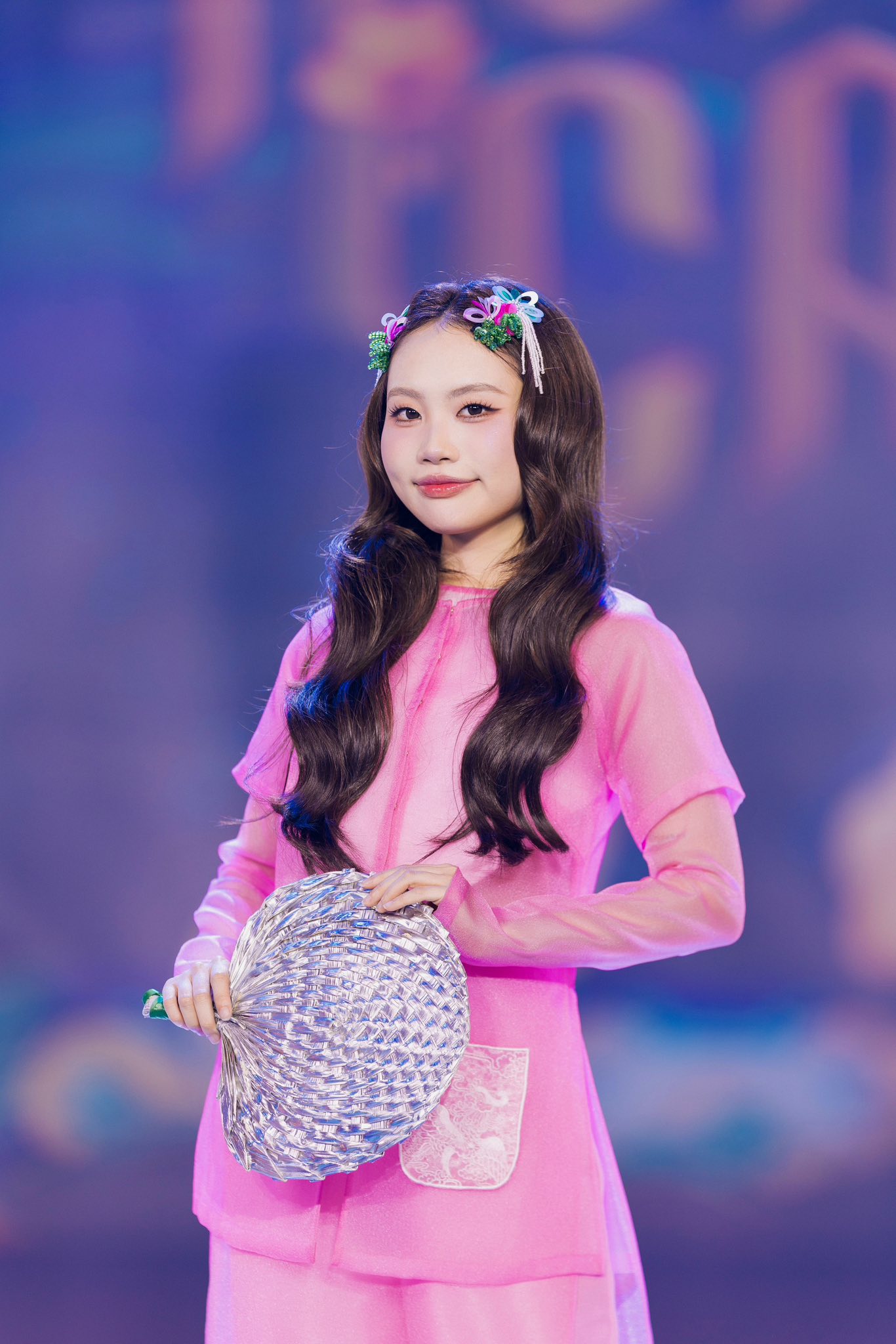 Ngập tràn lời khen cho Hoàng Thuỳ Linh, Chi Pu và Phương Mỹ Chi: 