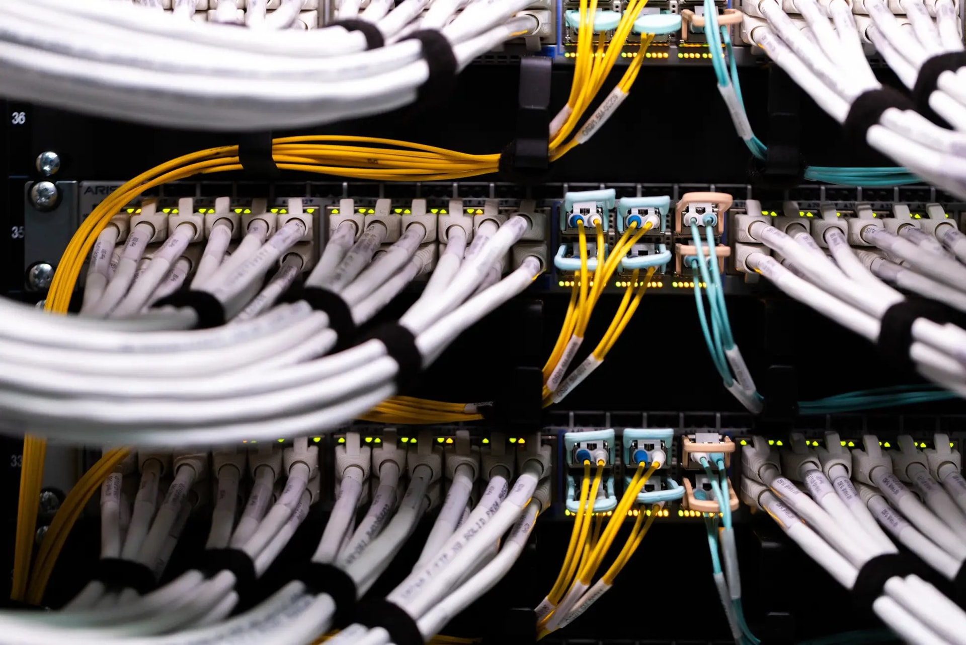 AI bùng nổ toàn cầu, nhưng thế giới lại “khát” 200.000 lao động trong ngành không cần bằng đại học- Ảnh 1.