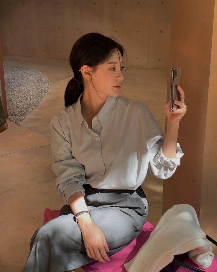 Vì sao thế hệ này kiếm tiền tốt hơn, nhưng lại lo lắng nhiều hơn về tài chính?- Ảnh 1.