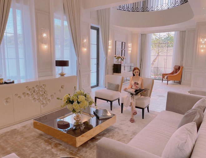Lấy đại gia ngành khách sạn, cô gái đổi đời thành bà hoàng: Được chồng chiều như em bé, tặng luôn biệt thự 100 tỷ giữa quận 7 - Ảnh 9.