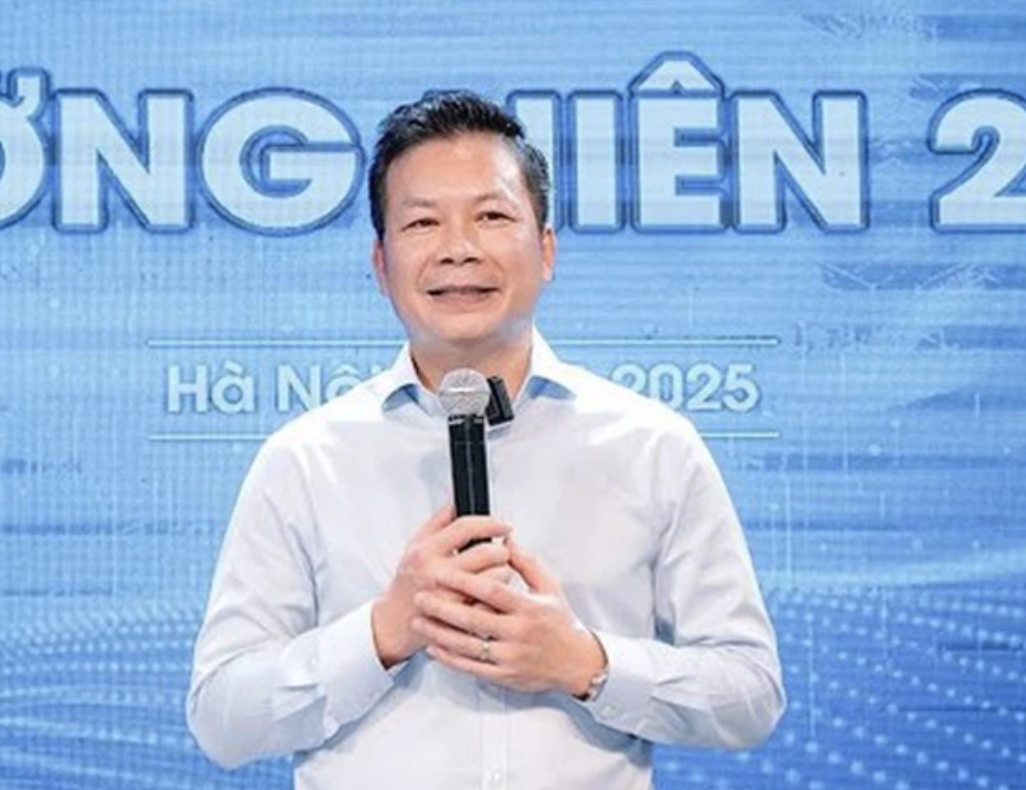 Vì sao Shark Hưng bất ngờ nộp đơn xin từ chức ở Cen Land? - Ảnh 1.