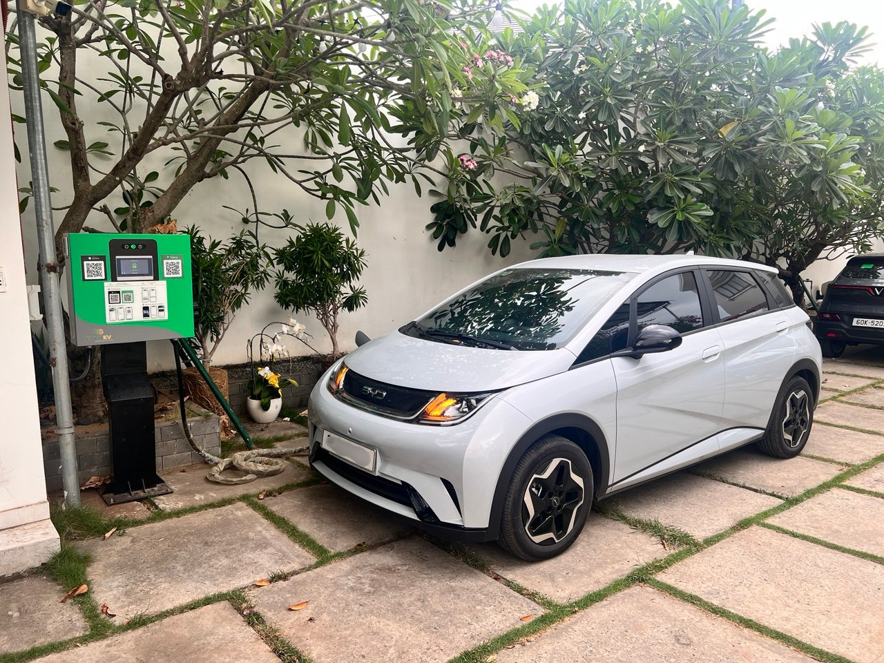 'Xe điện Trung Quốc rẻ thật, nhưng cái giá tôi phải trả không nằm ở tiền' - Ảnh 2.