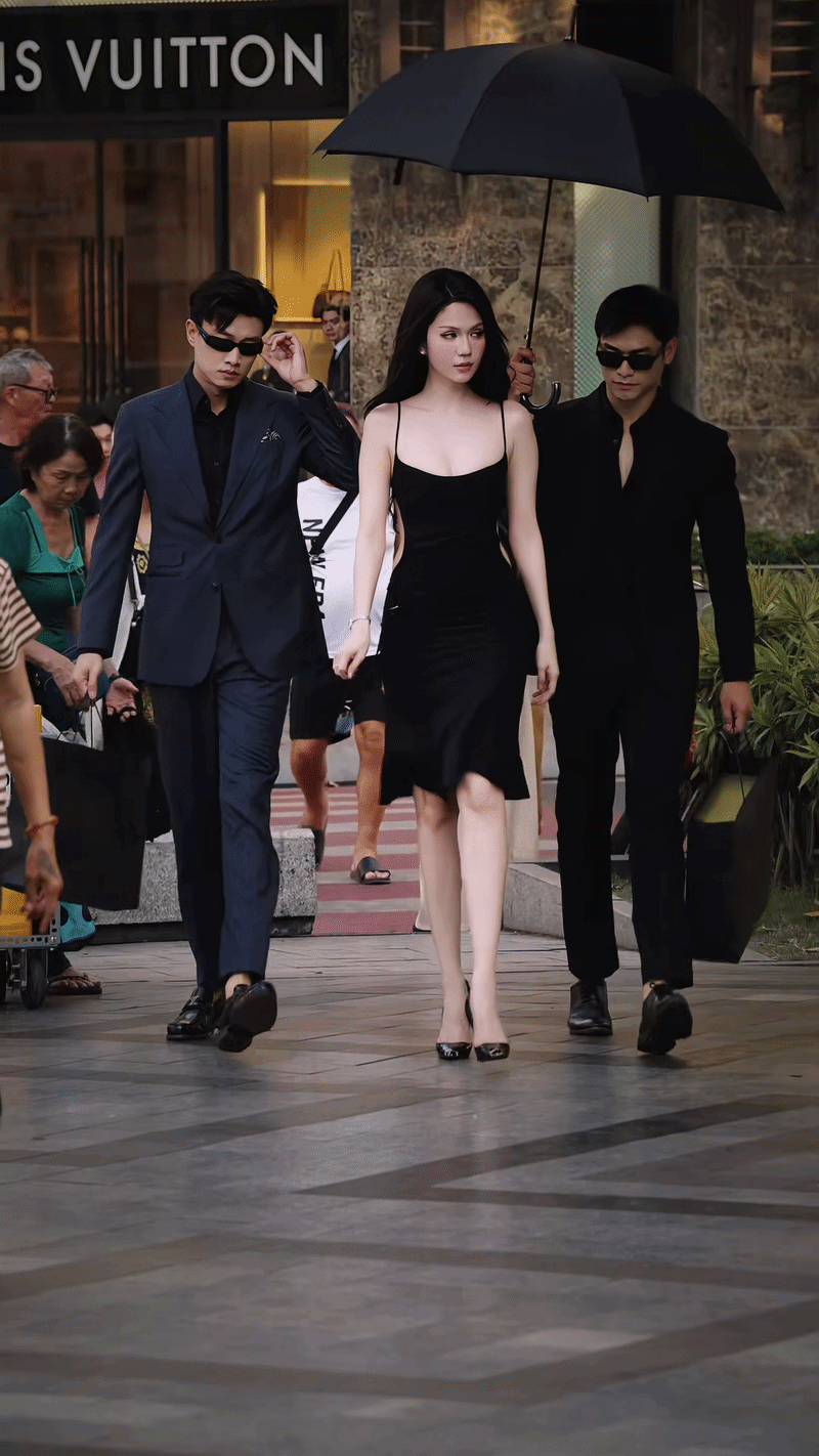 "Vạn vật đều thua khi Ngọc Trinh xuống phố"- Ảnh 2.