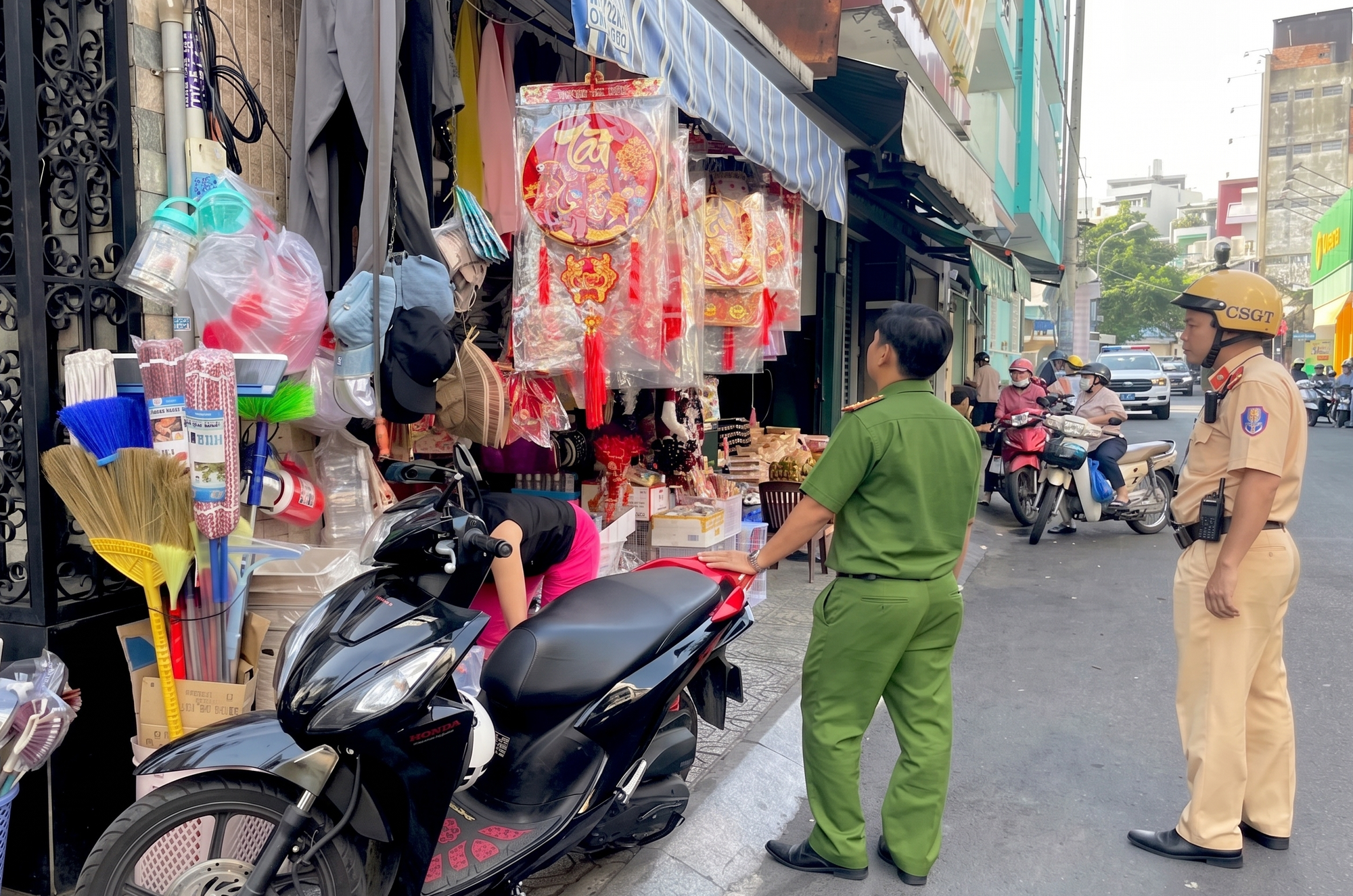 Những lỗi chính trong 7.800 vi phạm CSGT TPHCM vừa xử lý - Ảnh 1.