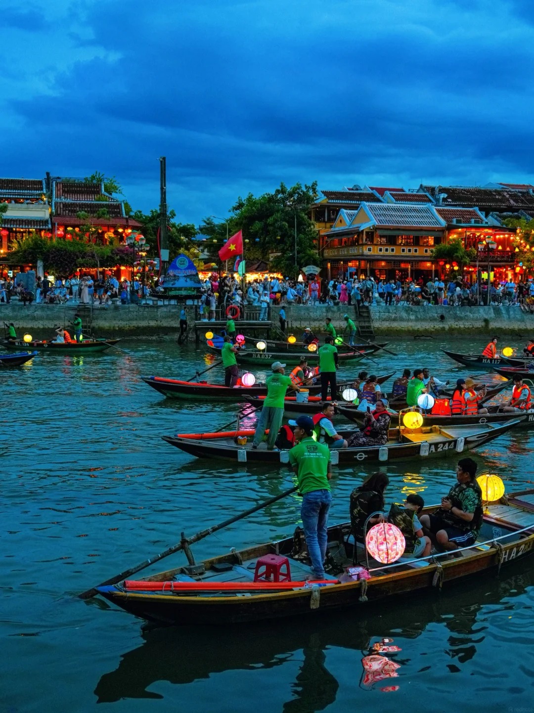 Khách Trung Quốc mê mẩn một thành phố biển ở Việt Nam: "Có cả lãng mạn kiểu Hawaii, có cả phố cổ và đồ ăn ngon - đi 4 ngày mà chụp ảnh không hết" - Ảnh 17.