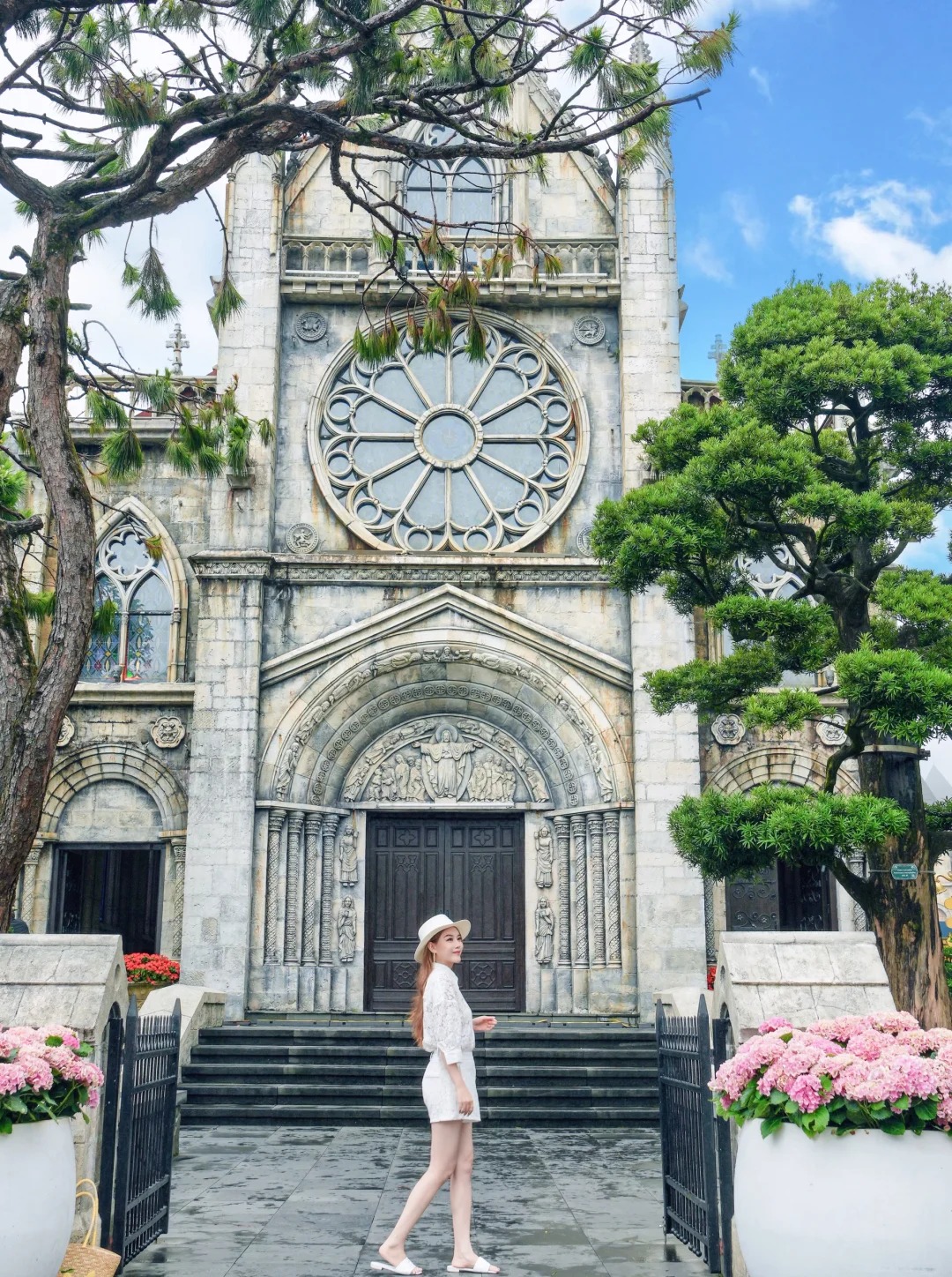 Khách Trung Quốc mê mẩn một thành phố biển ở Việt Nam: "Có cả lãng mạn kiểu Hawaii, có cả phố cổ và đồ ăn ngon - đi 4 ngày mà chụp ảnh không hết" - Ảnh 14.