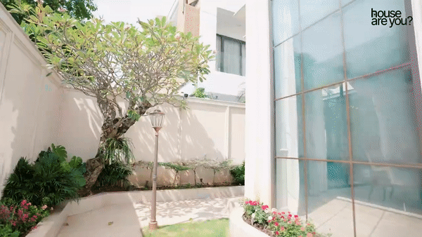 Lấy đại gia ngành khách sạn, cô gái đổi đời thành bà hoàng: Được chồng chiều như em bé, tặng luôn biệt thự 100 tỷ giữa quận 7 - Ảnh 5.