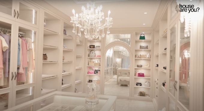 Lấy đại gia ngành khách sạn, cô gái đổi đời thành bà hoàng: Được chồng chiều như em bé, tặng luôn biệt thự 100 tỷ giữa quận 7 - Ảnh 18.