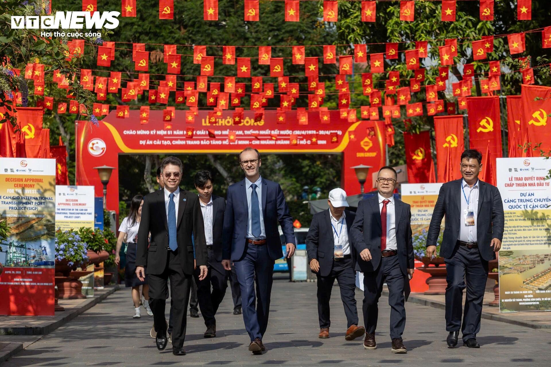 Cận cảnh siêu cảng quốc tế vừa được TP.HCM trao quyết định chấp thuận nhà đầu tư- Ảnh 1.