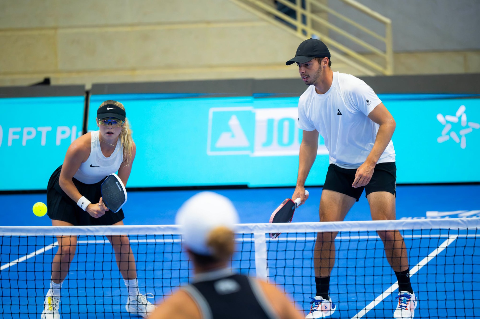 Đẳng cấp thế giới hội tụ: Anna Thu Thuỷ, Ben Johns thắng dễ Parenteau và Oncins giành vé vào bán kết PPA Asia 1000 Hanoi Cup- Ảnh 4.