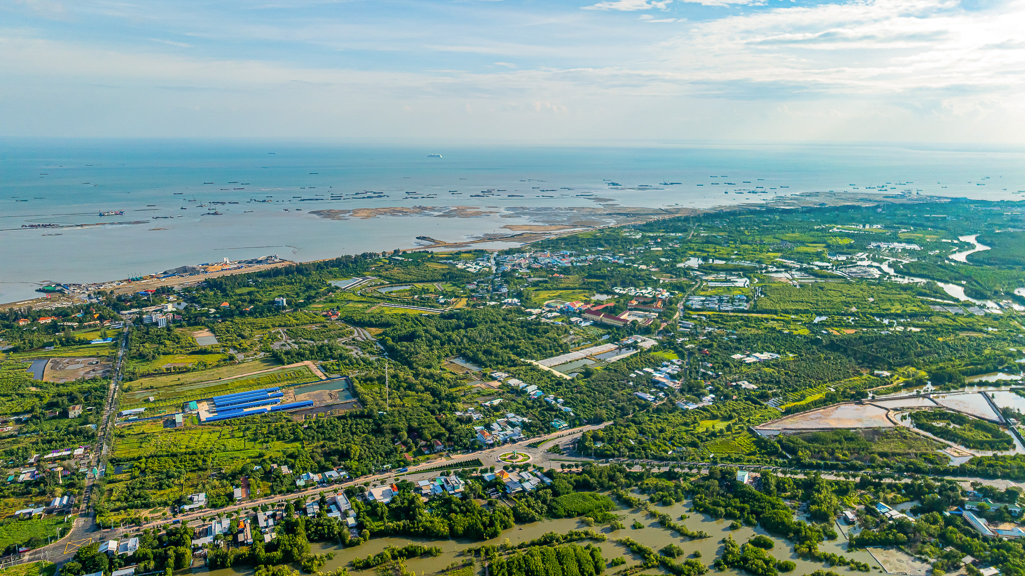 Từ 20 năm đến vài tháng: Cuộc xoay chuyển không tưởng của hạ tầng Cần Giờ dưới bàn tay Vingroup - Ảnh 1.