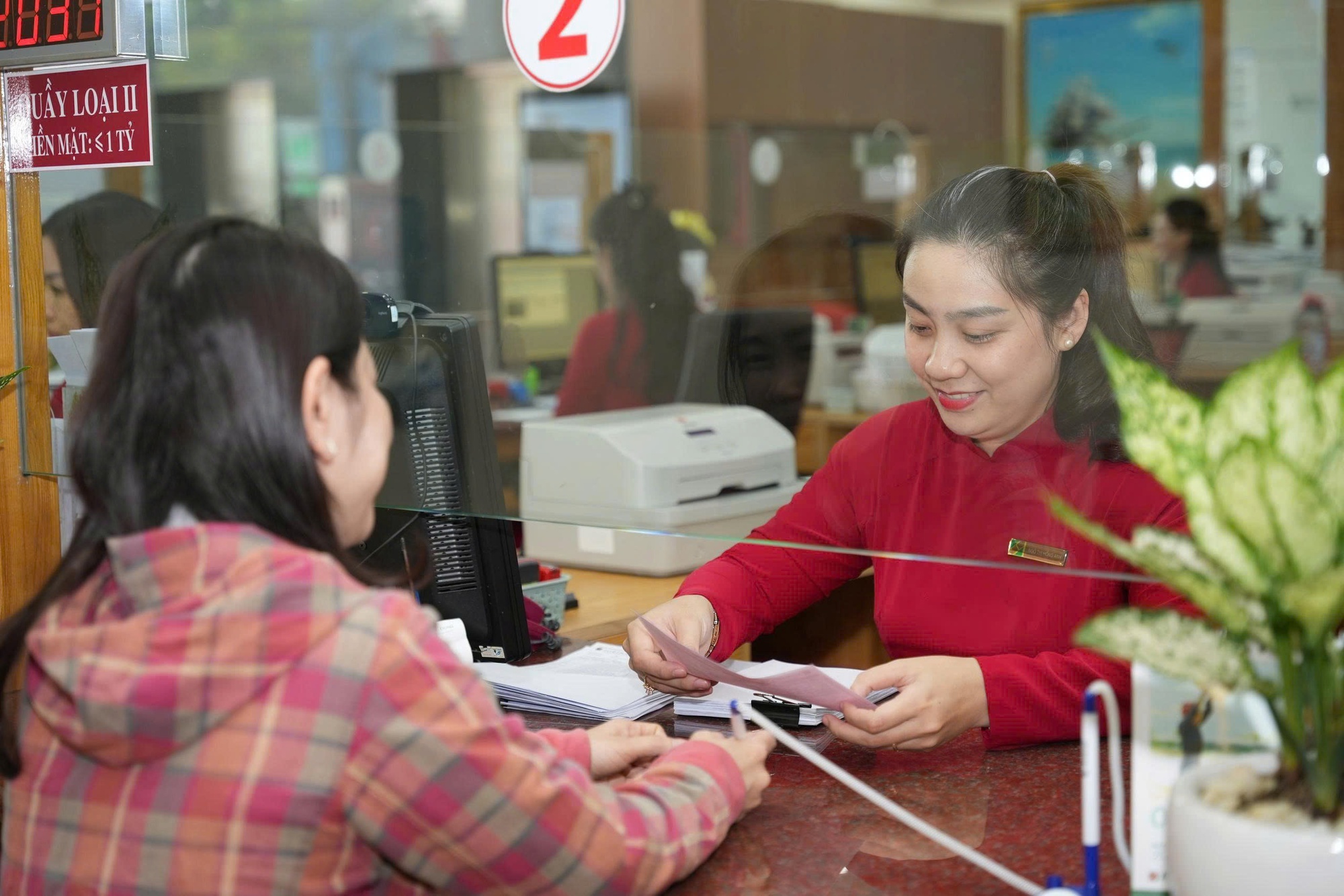 Cân đối nguồn vốn, ổn định lãi suất- Ảnh 1. Cân đối nguồn vốn, ổn định lãi suất- Ảnh 1.