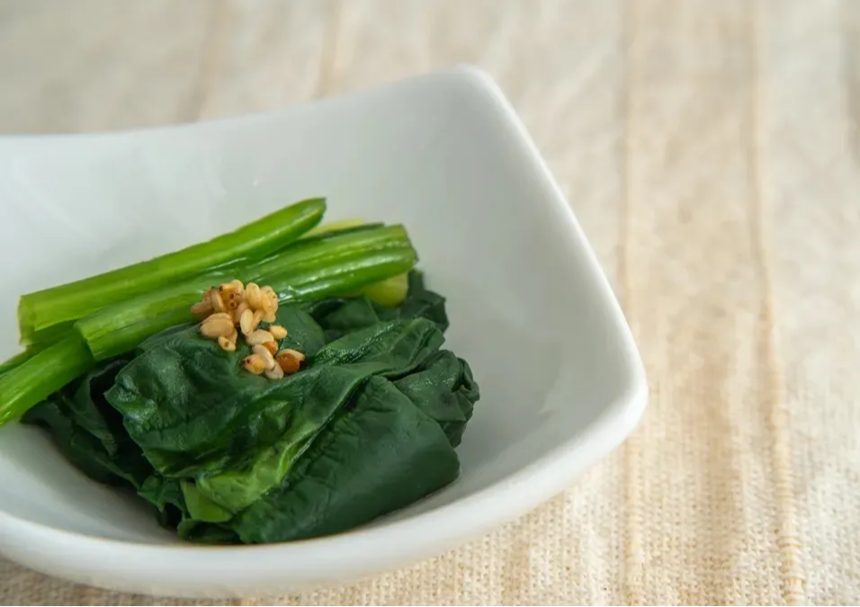 Bị xếp ở top "bẩn nhất" suốt 2 năm, nhưng loại rau này lại rất bổ máu, đáng tiếc nhiều người đang ăn sai cách- Ảnh 1.