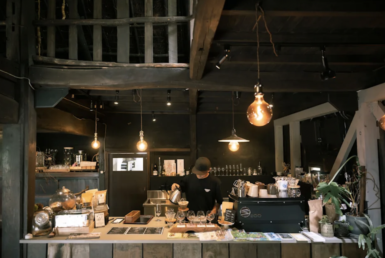 Tiếp viên hãng hàng không đắt giá nhất hành tinh bỏ việc về nông thôn, đầu tư hơn 8 tỷ cải tạo công trình 180 năm tuổi làm tiệm bánh đẹp như mơ- Ảnh 3.