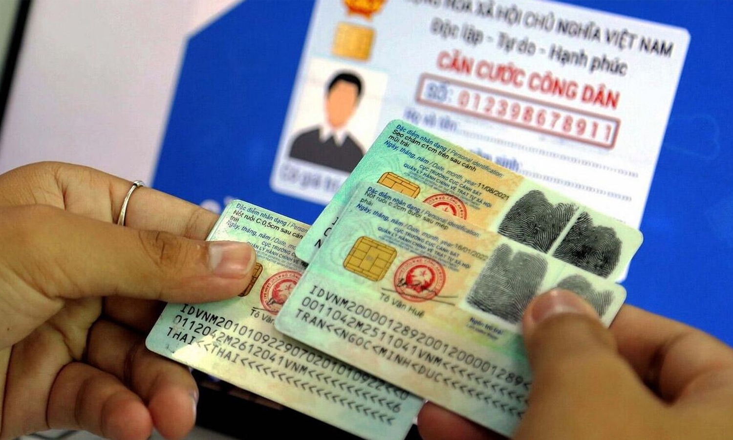 Bãi bỏ thủ tục thu thập, cập nhật thông tin sinh trắc học về ADN, giọng nói- Ảnh 1.