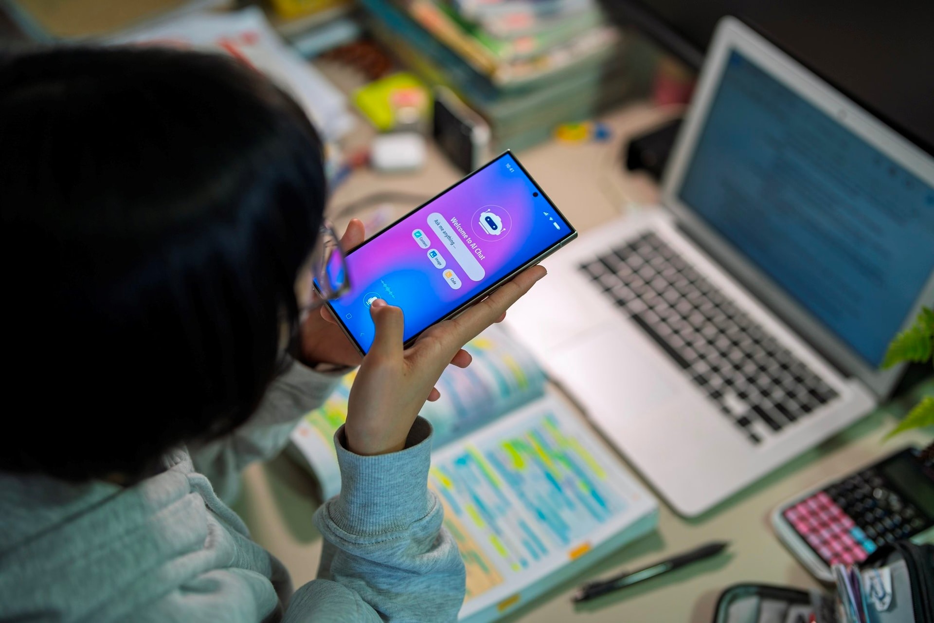 Cảnh báo: Chatbot AI đang bí mật 