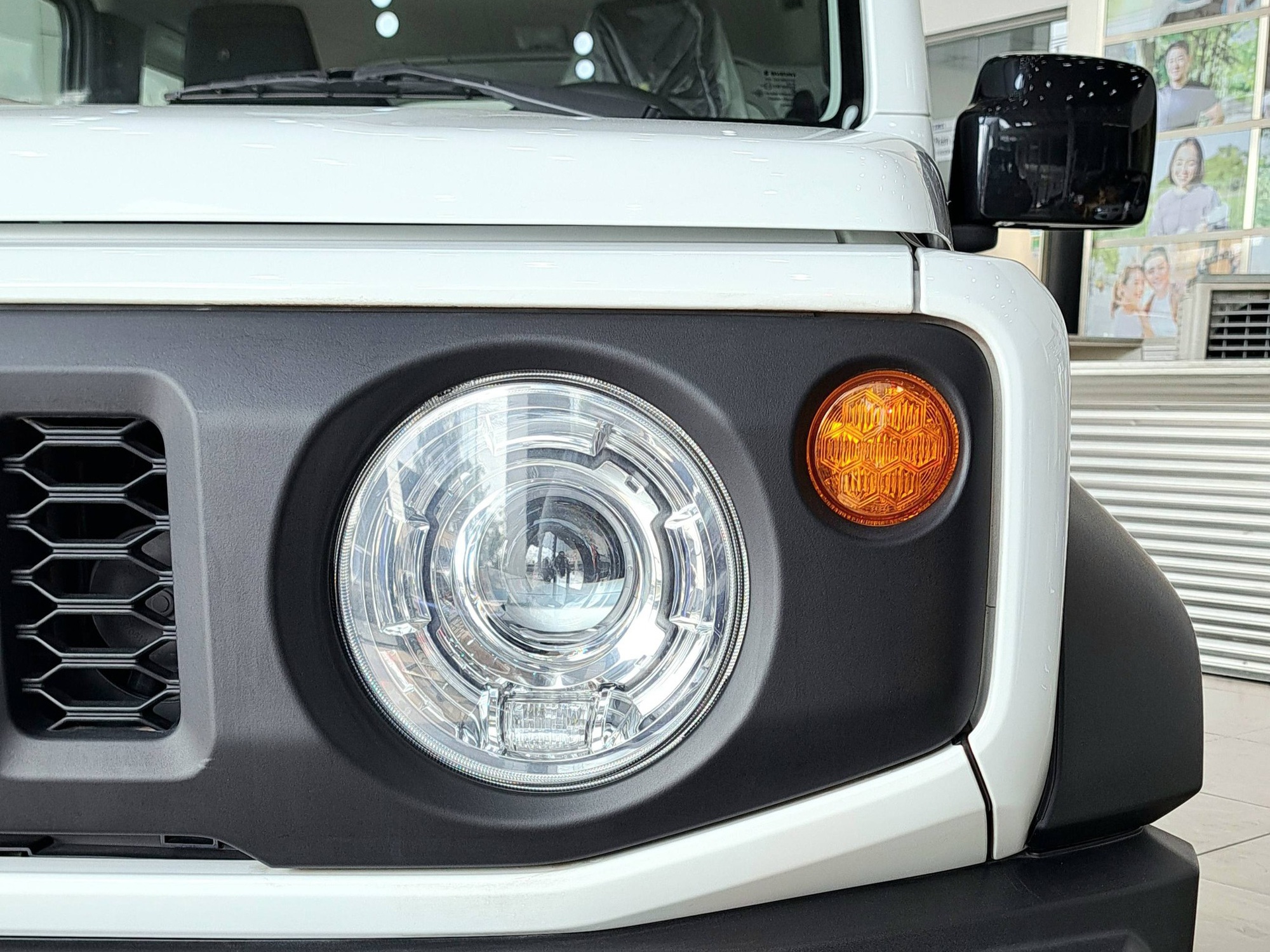 Suzuki Jimny giảm giá kỷ lục 140 triệu tại đại lý: Giá thực tế còn 649 triệu đồng, dễ tiếp cận hơn cho các dân chơi Việt thích off-road- Ảnh 4.