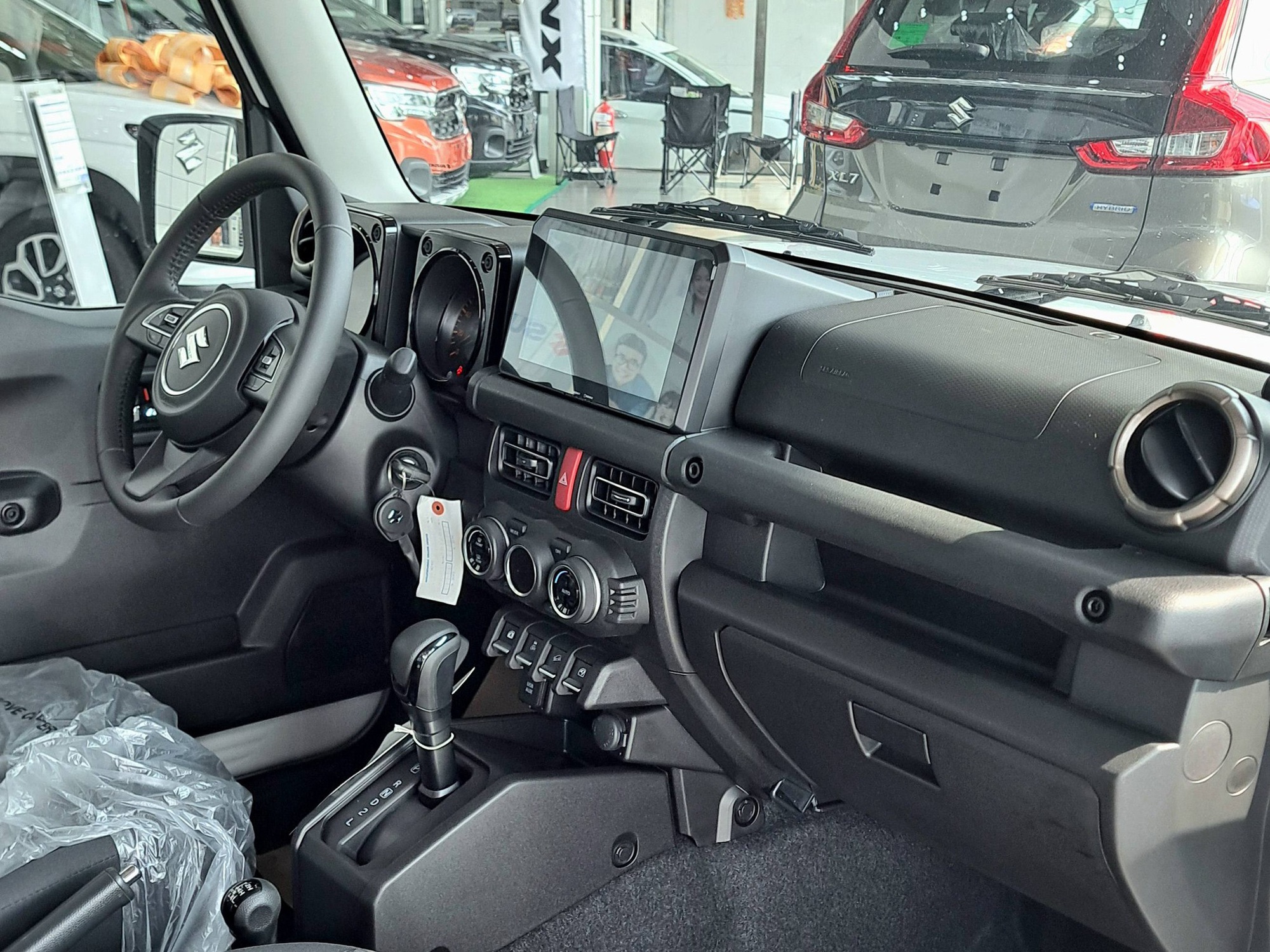 Suzuki Jimny giảm giá kỷ lục 140 triệu tại đại lý: Giá thực tế còn 649 triệu đồng, dễ tiếp cận hơn cho các dân chơi Việt thích off-road- Ảnh 7.