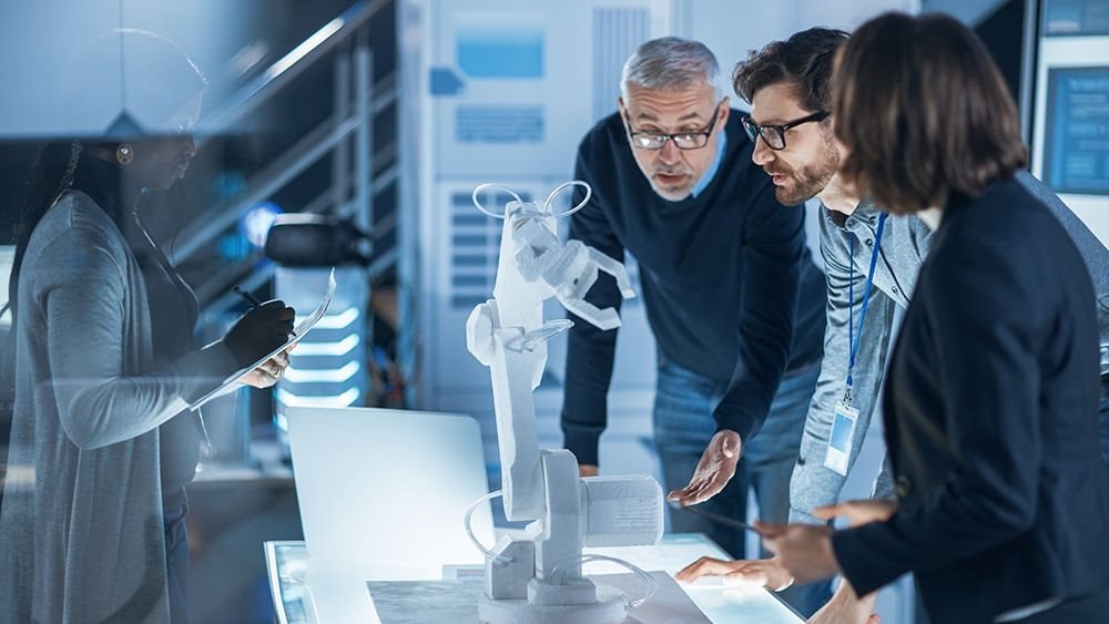 Thế giới nợ AI một lời xin lỗi: Công nghệ không cướp việc làm, càng tự động hóa càng cần nhân lực giám sát- Ảnh 2.