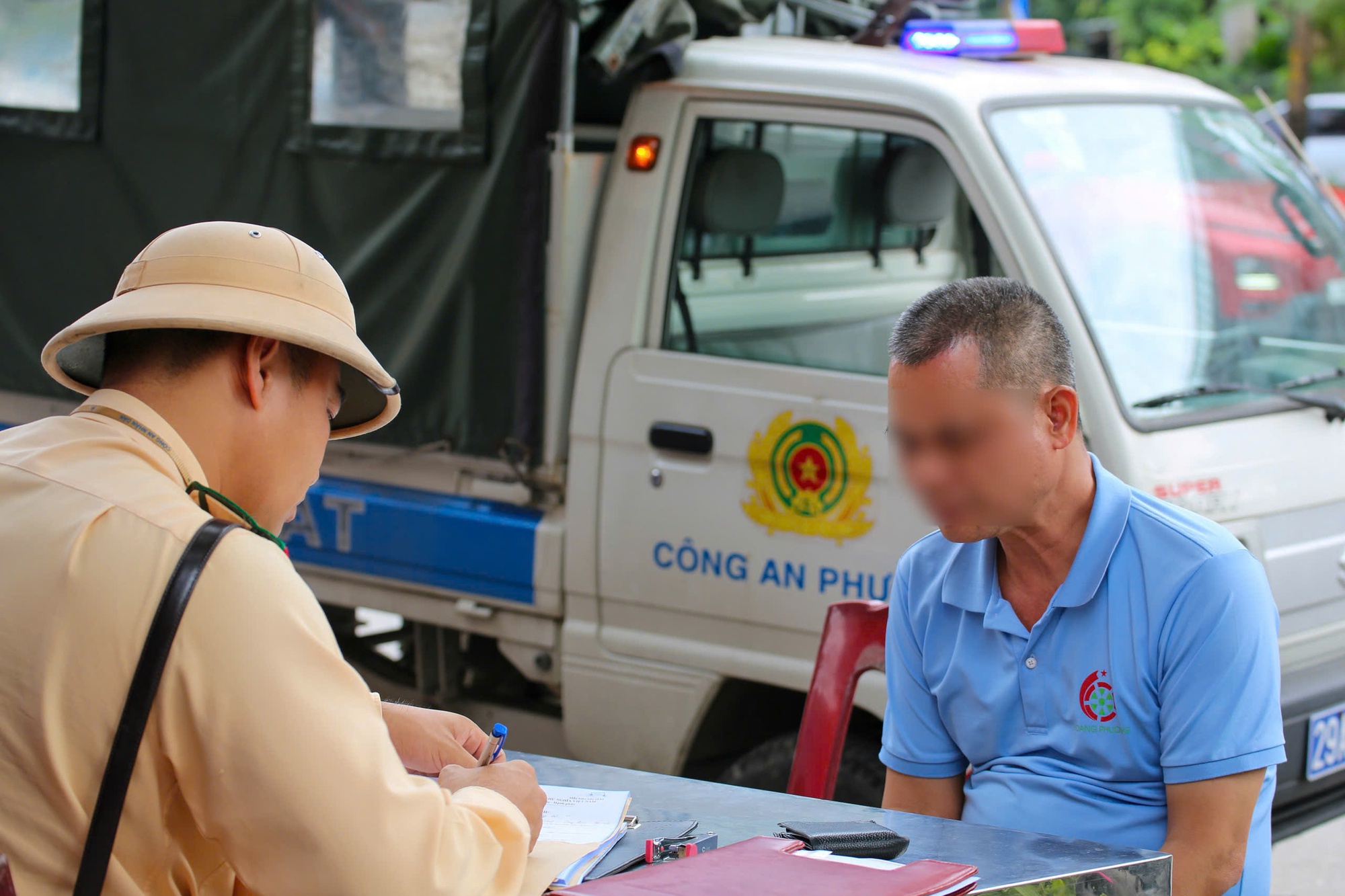 Hơn 2.500 CSGT toàn quốc đồng loạt ra quân: 1.562 tài xế bị xử lý cùng 1 lỗi vi phạm- Ảnh 4.