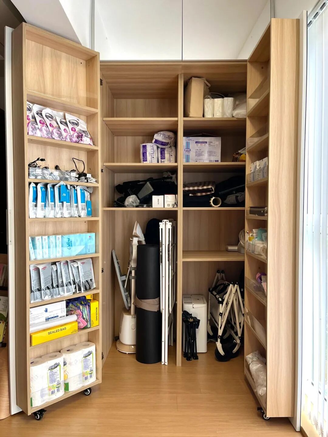 Thiết kế tủ kiểu mới của giới trẻ: Chỉ vài cm cũng biến thành không gian lưu trữ cực kỳ hiệu quả- Ảnh 5.