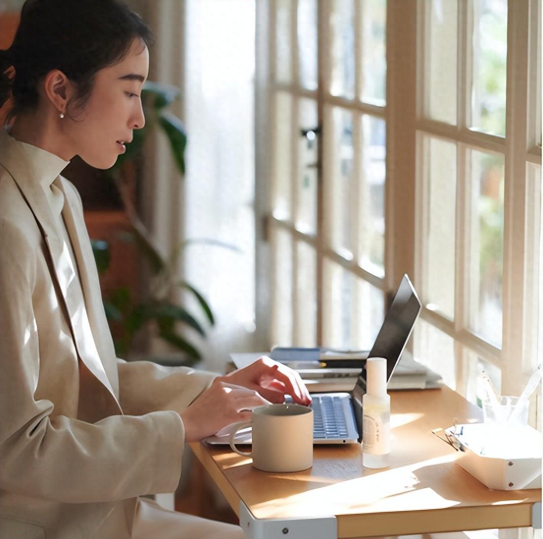 6h sáng “rửa mặt” bằng email sa thải, 30.000 chung nỗi buồn mất việc: “Chúng tôi không có cơ hội nói lời tạm biệt” - Ảnh 2.